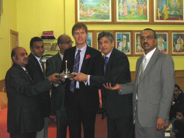 ©1987-2017 SKS Swaminarayan Temple East London