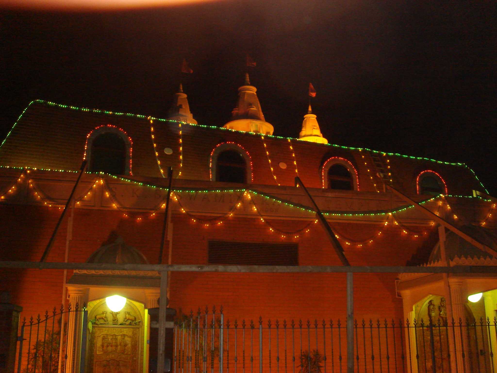 ©1987-2017 SKS Swaminarayan Temple East London