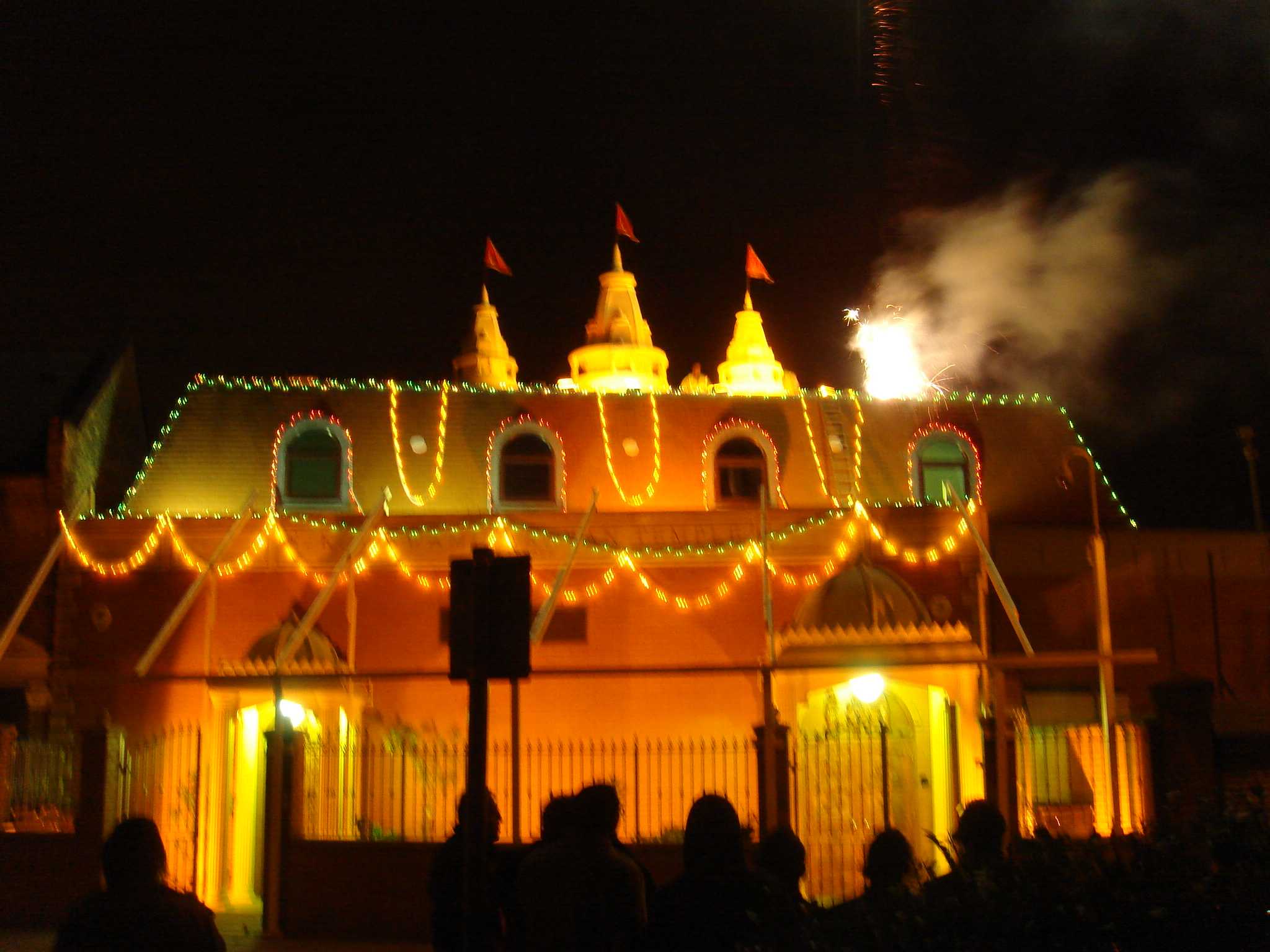 ©1987-2017 SKS Swaminarayan Temple East London