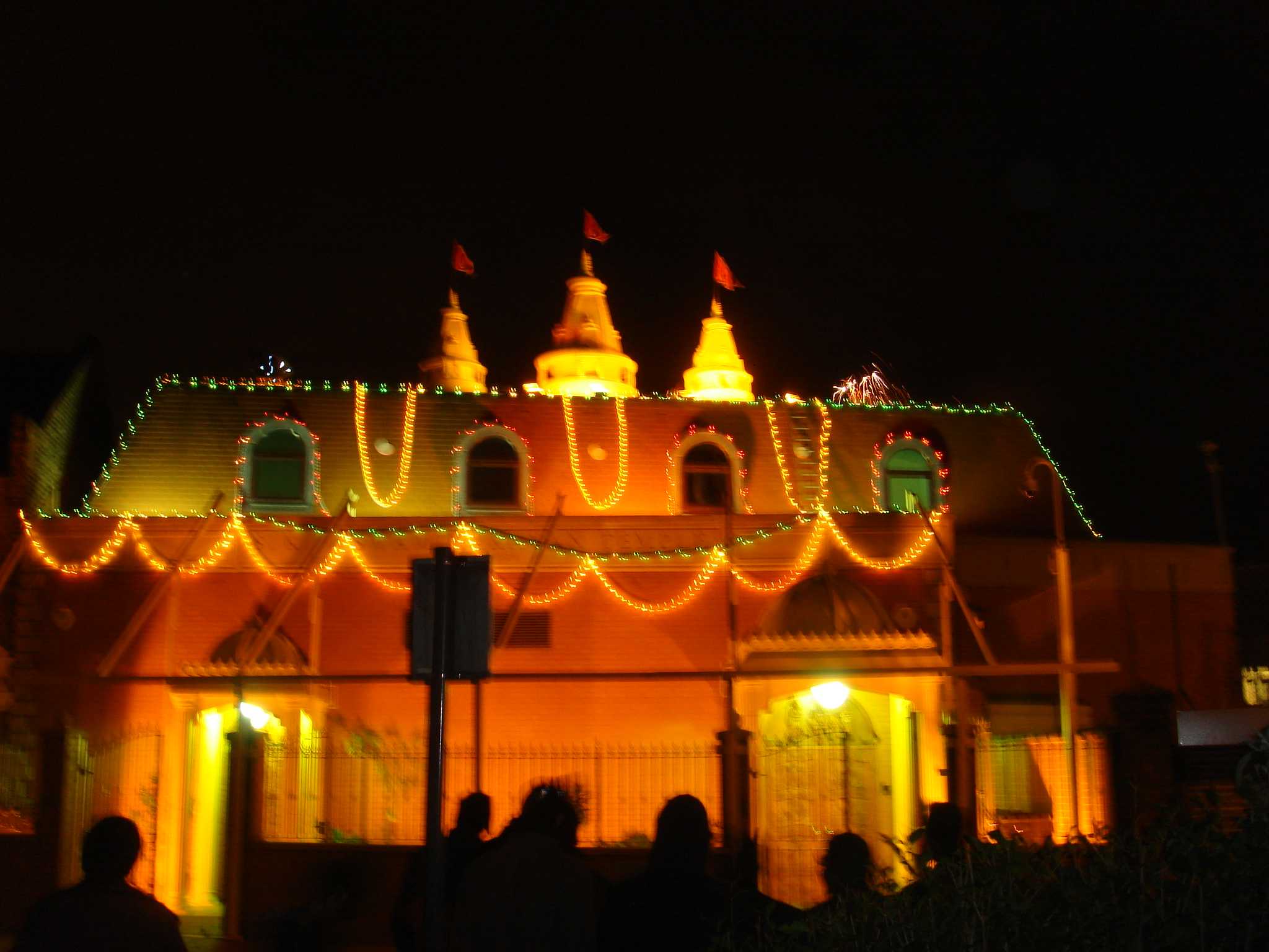 ©1987-2017 SKS Swaminarayan Temple East London