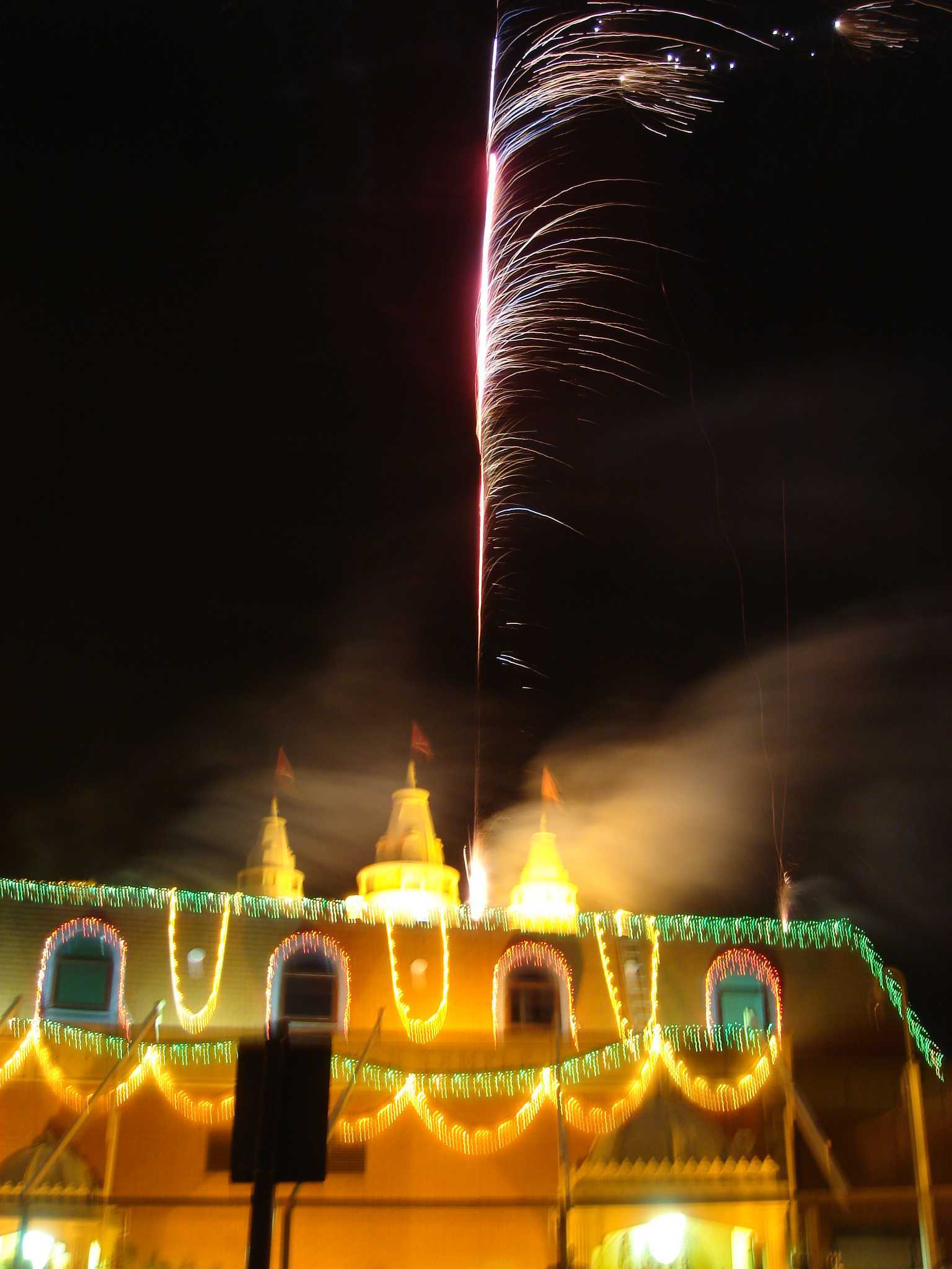 ©1987-2017 SKS Swaminarayan Temple East London