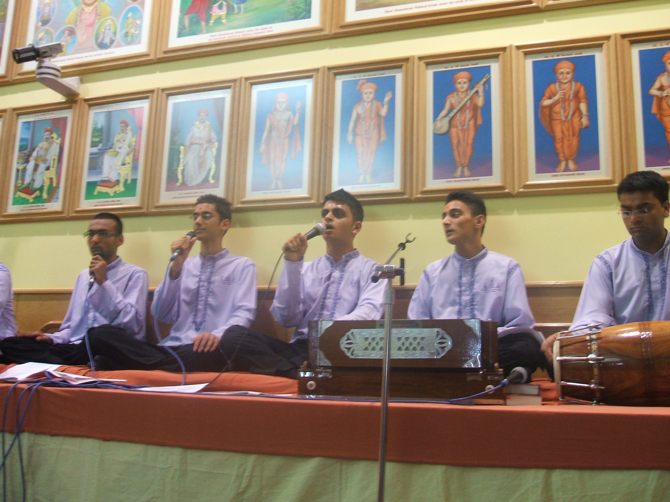©1987-2017 SKS Swaminarayan Temple East London
