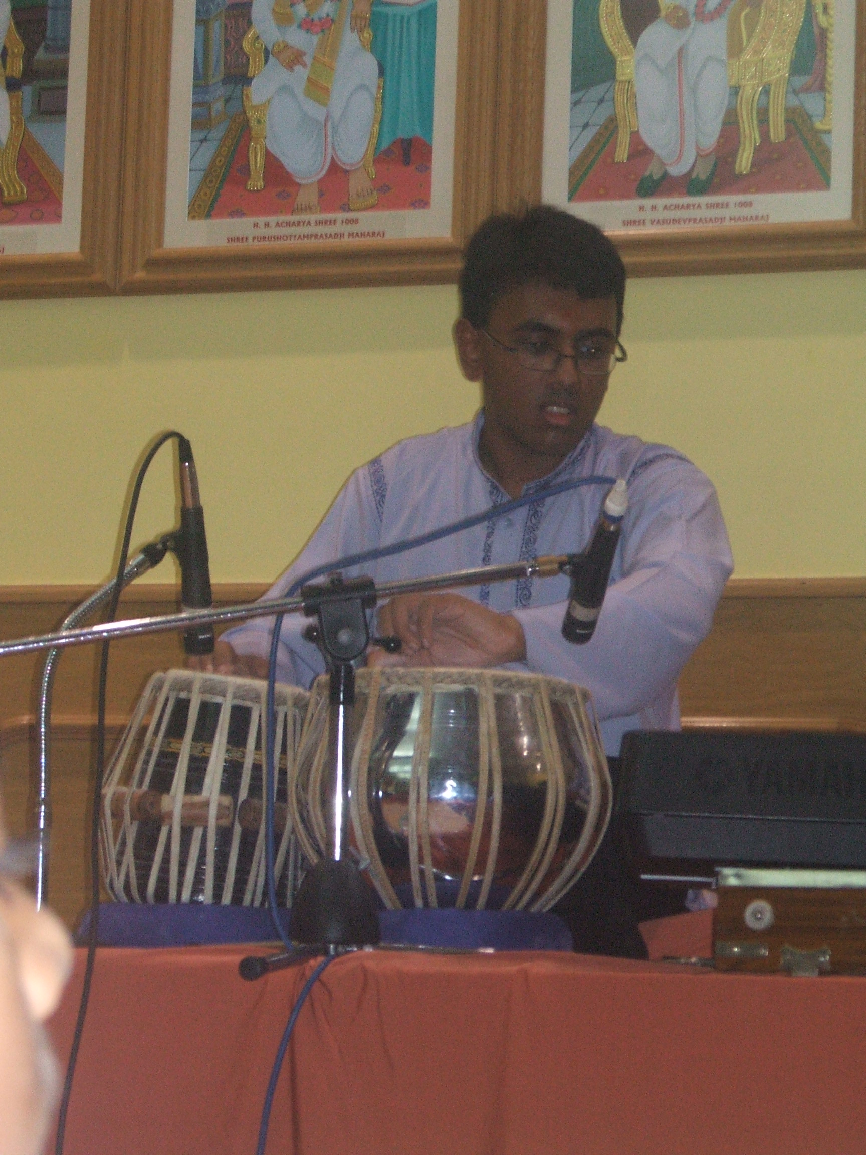 ©1987-2017 SKS Swaminarayan Temple East London