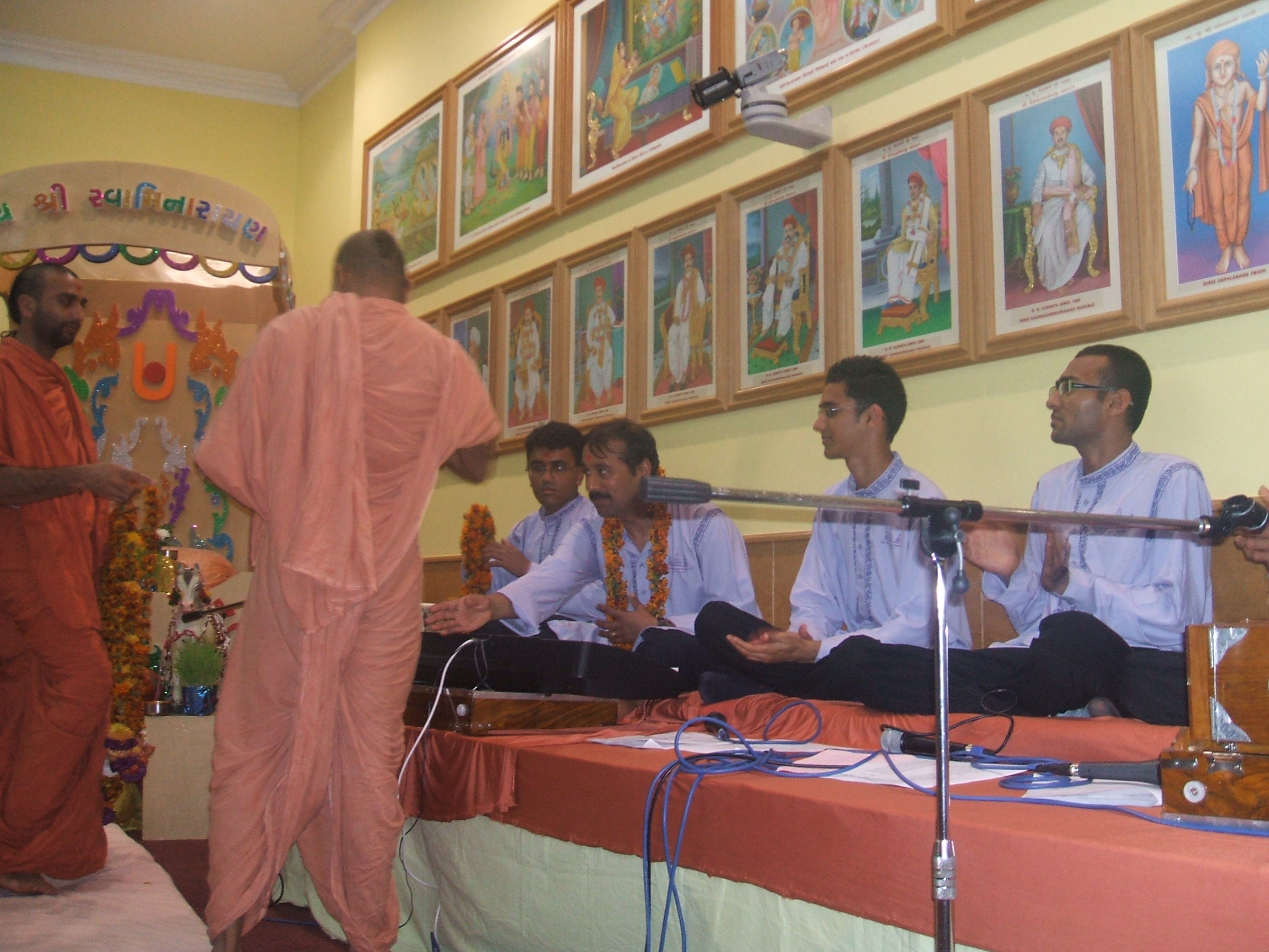 ©1987-2017 SKS Swaminarayan Temple East London