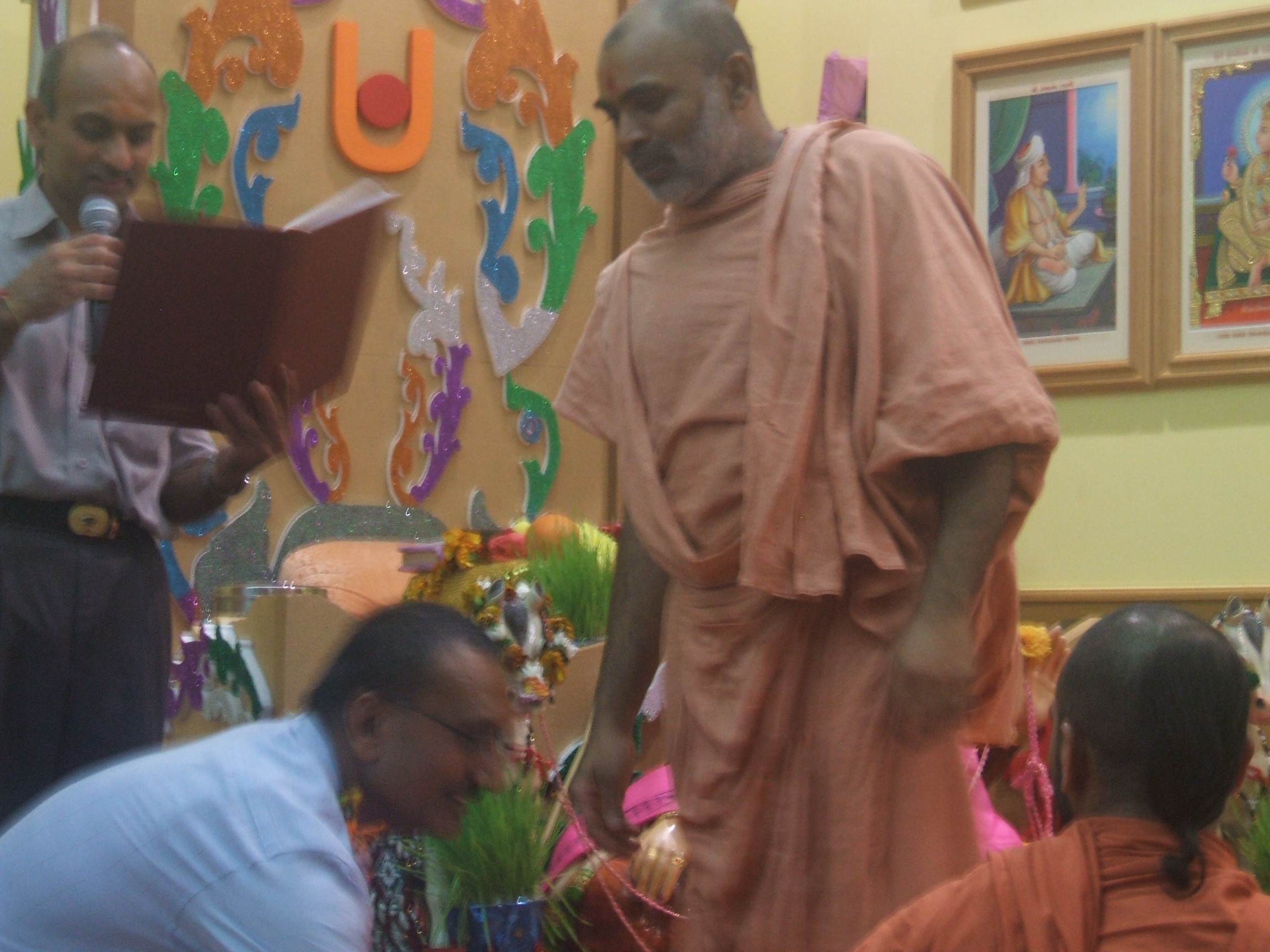 ©1987-2017 SKS Swaminarayan Temple East London