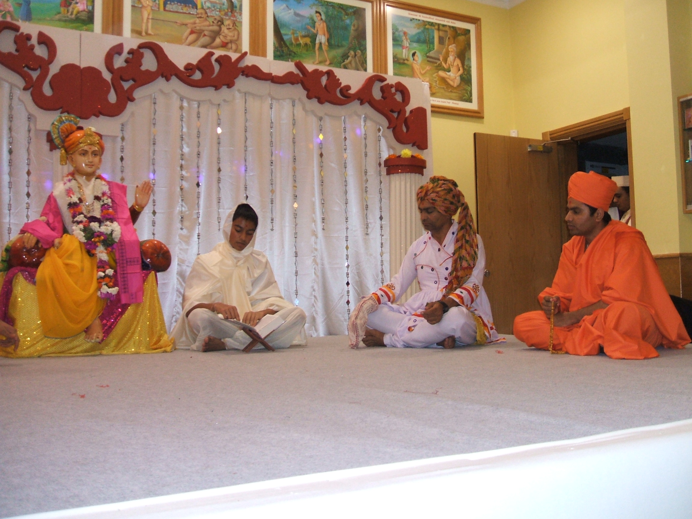 ©1987-2017 SKS Swaminarayan Temple East London