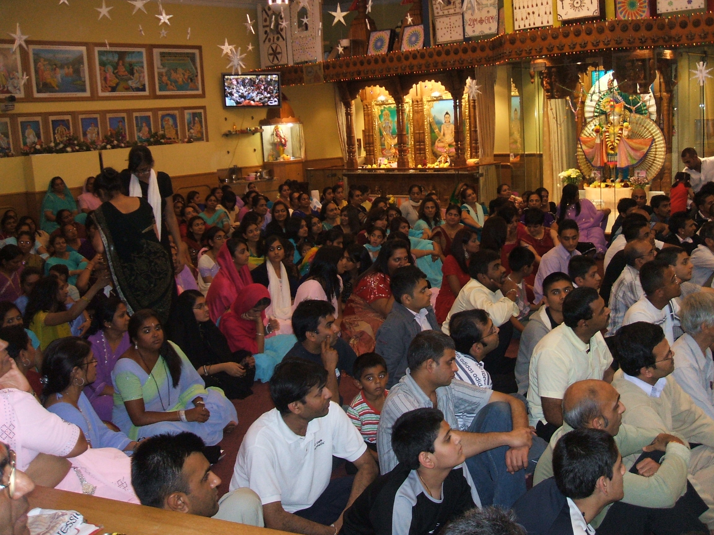 ©1987-2017 SKS Swaminarayan Temple East London