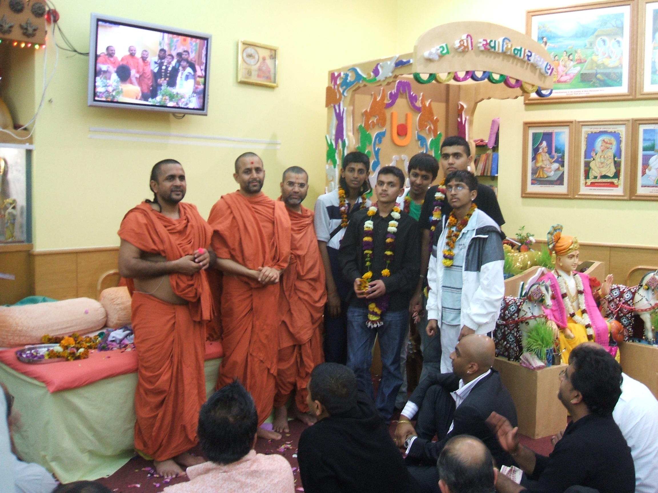 ©1987-2017 SKS Swaminarayan Temple East London