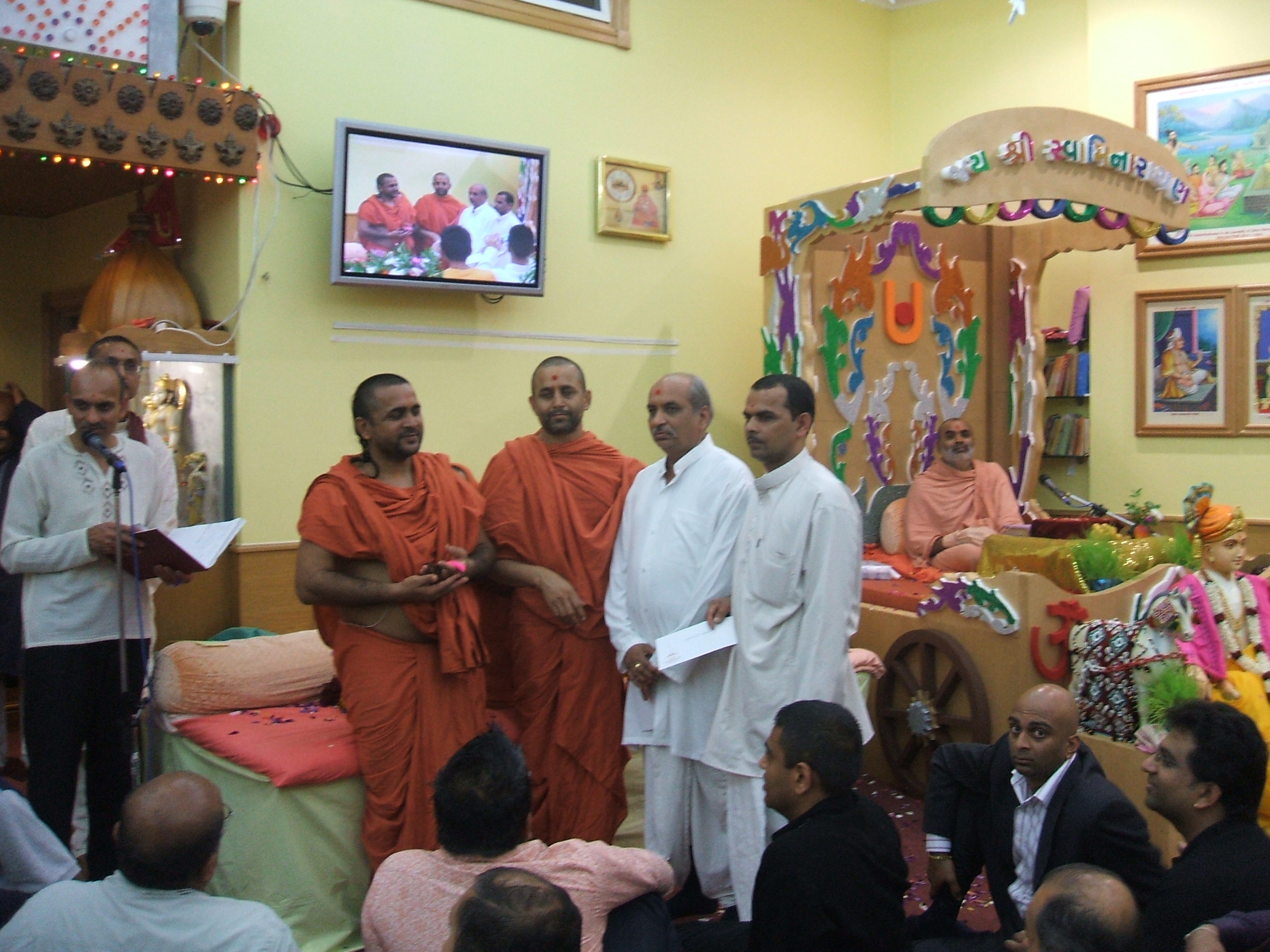 ©1987-2017 SKS Swaminarayan Temple East London