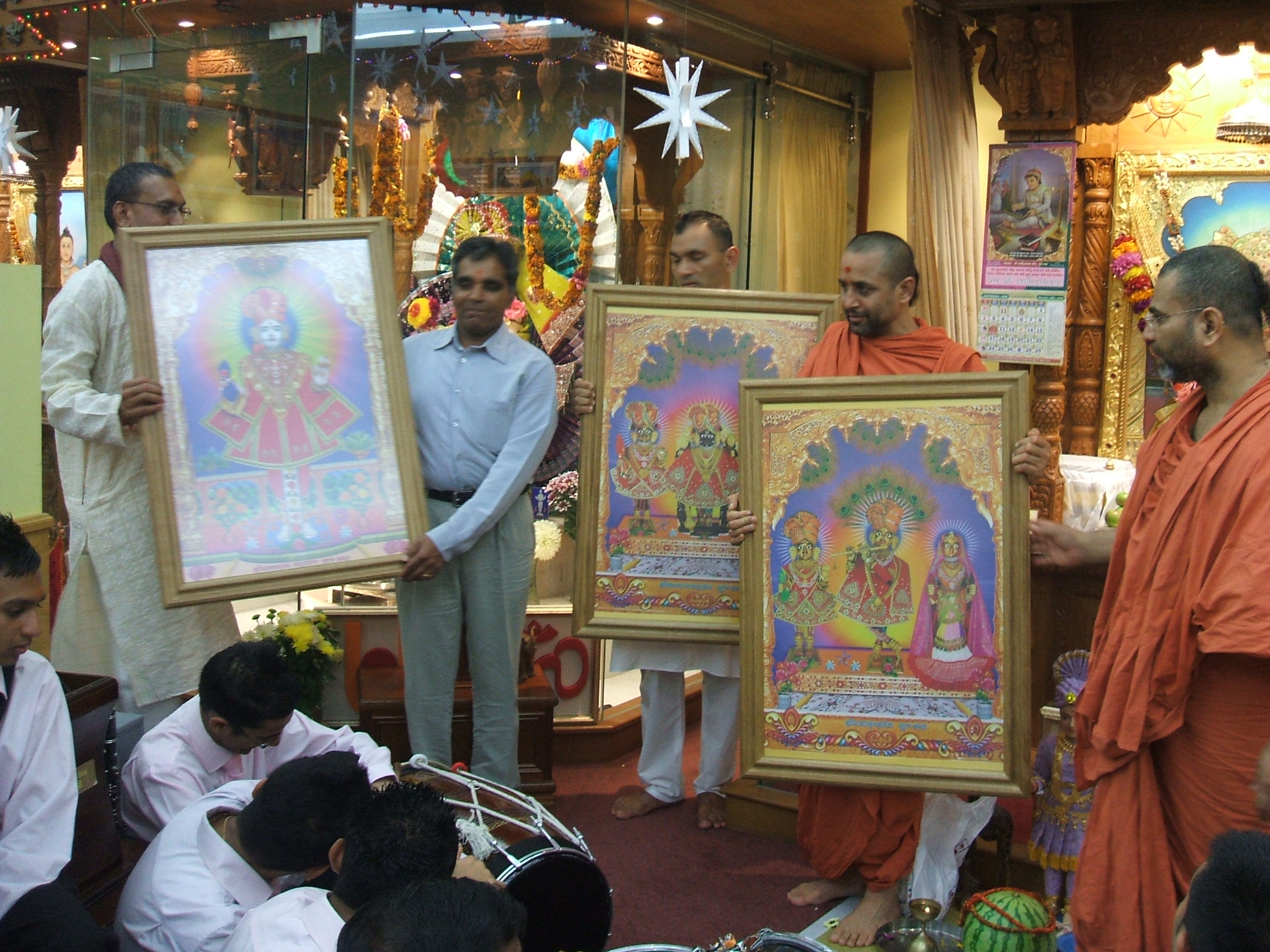 ©1987-2017 SKS Swaminarayan Temple East London