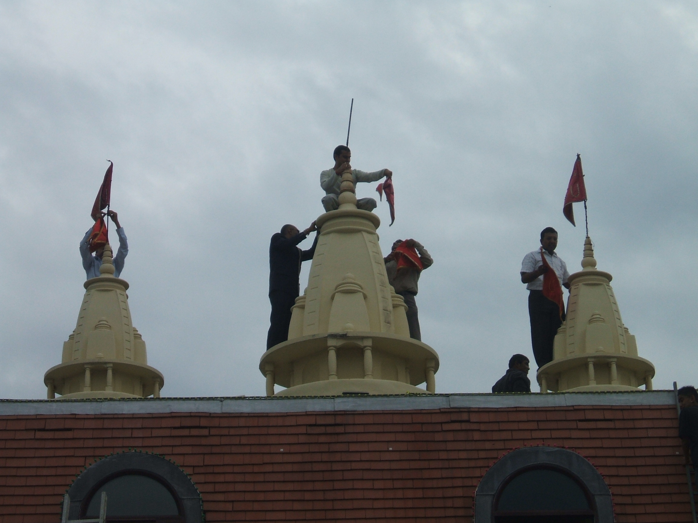 ©1987-2017 SKS Swaminarayan Temple East London