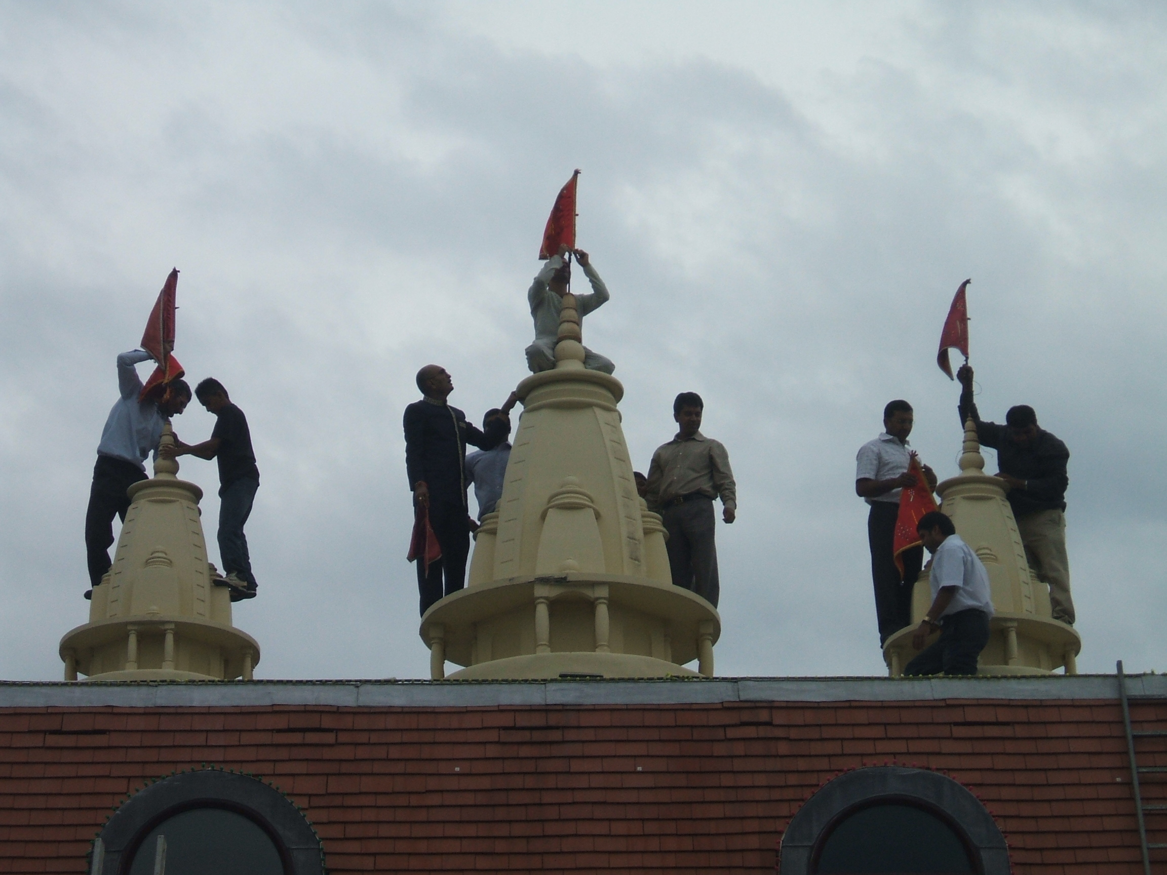 ©1987-2017 SKS Swaminarayan Temple East London