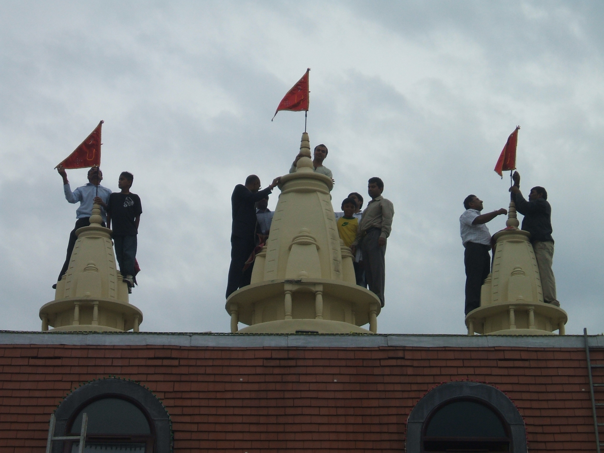 ©1987-2017 SKS Swaminarayan Temple East London