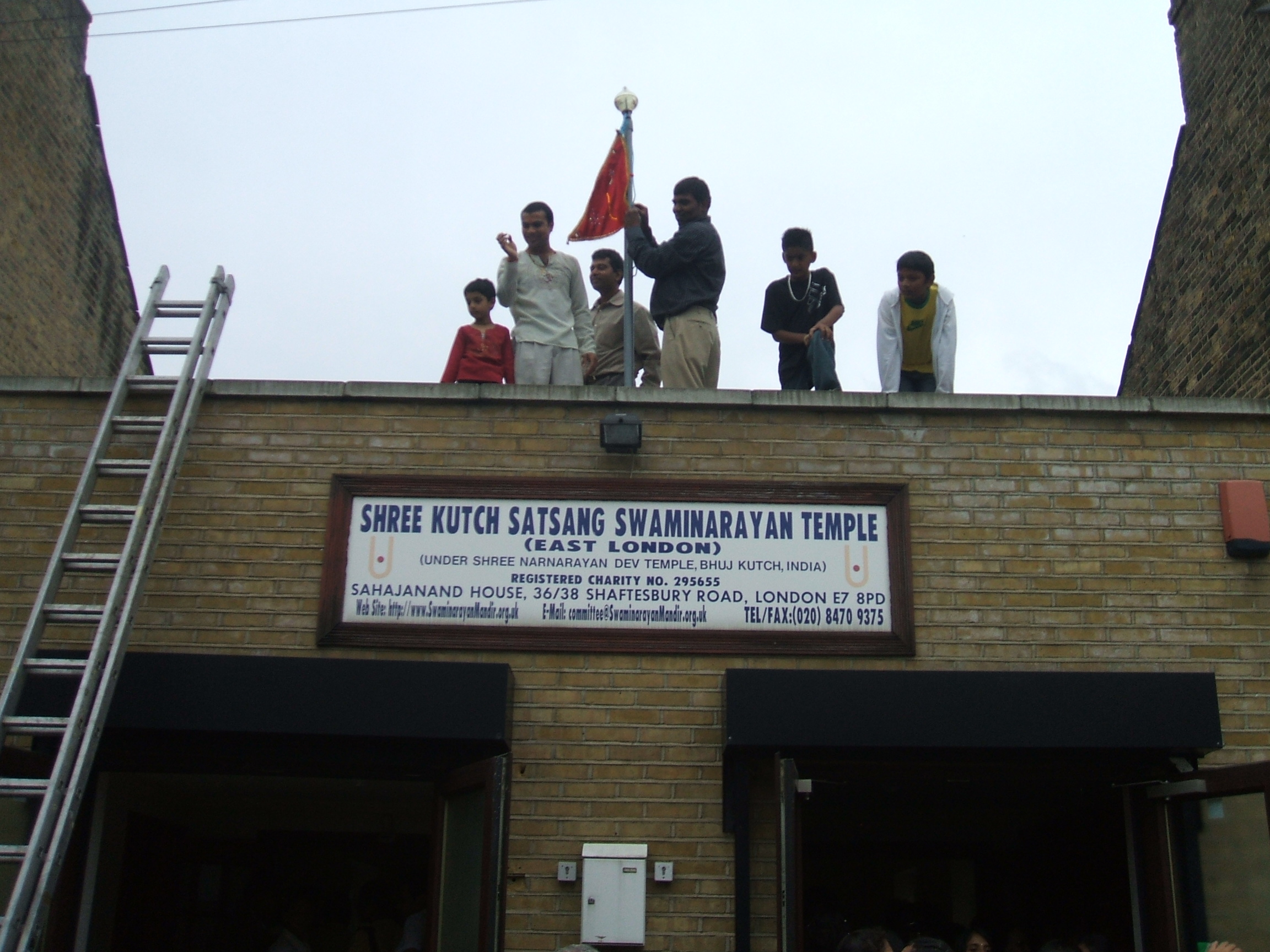 ©1987-2017 SKS Swaminarayan Temple East London