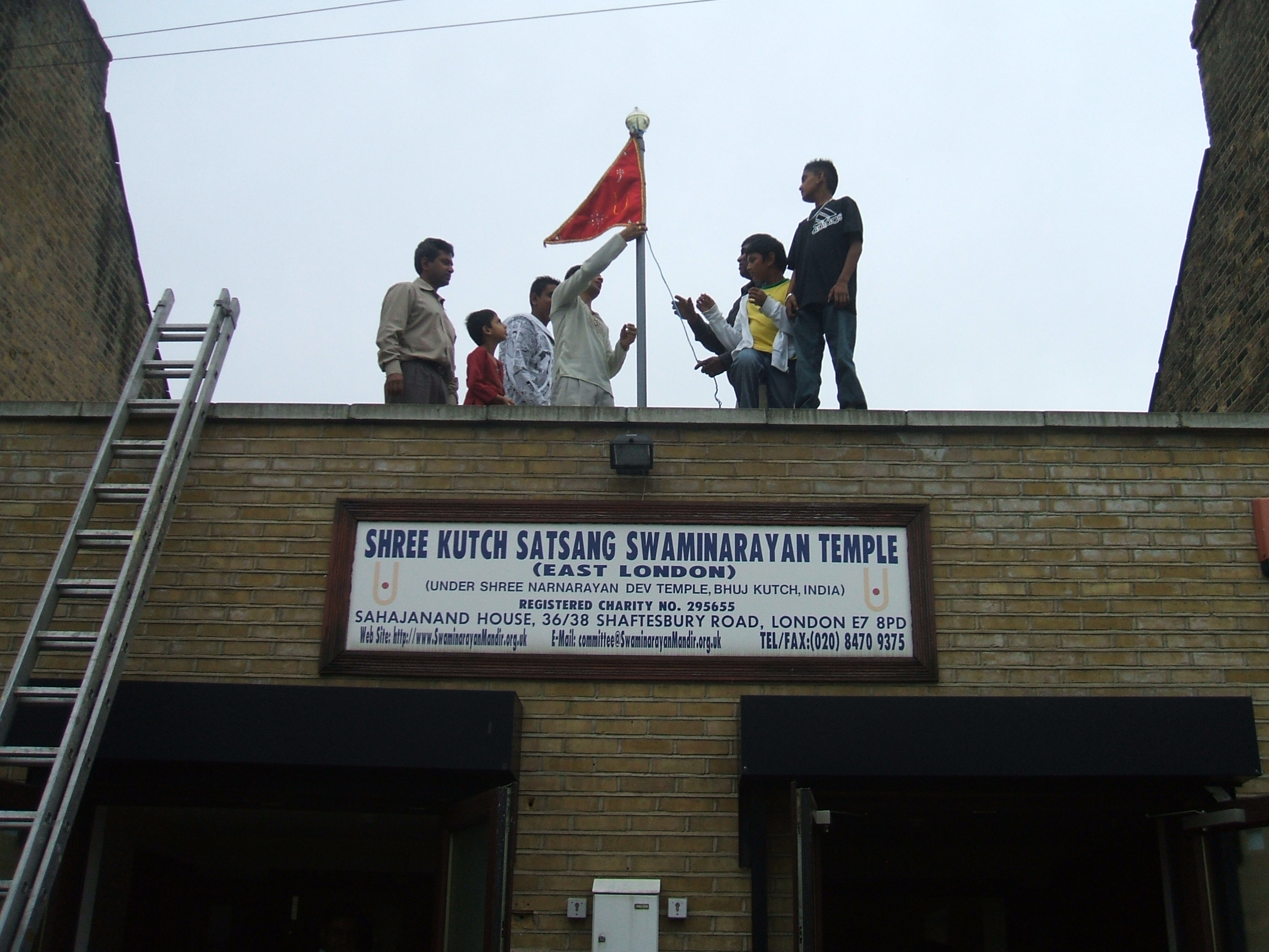 ©1987-2017 SKS Swaminarayan Temple East London