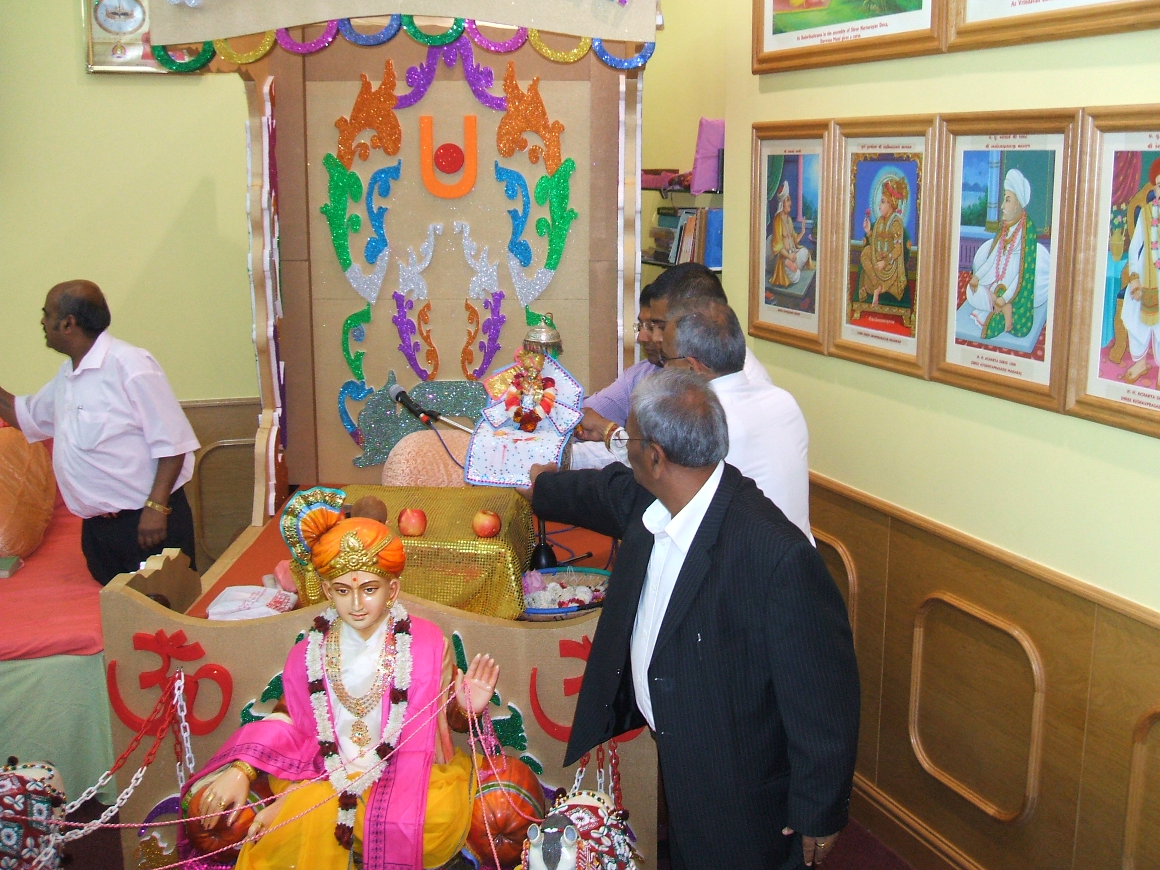 ©1987-2017 SKS Swaminarayan Temple East London