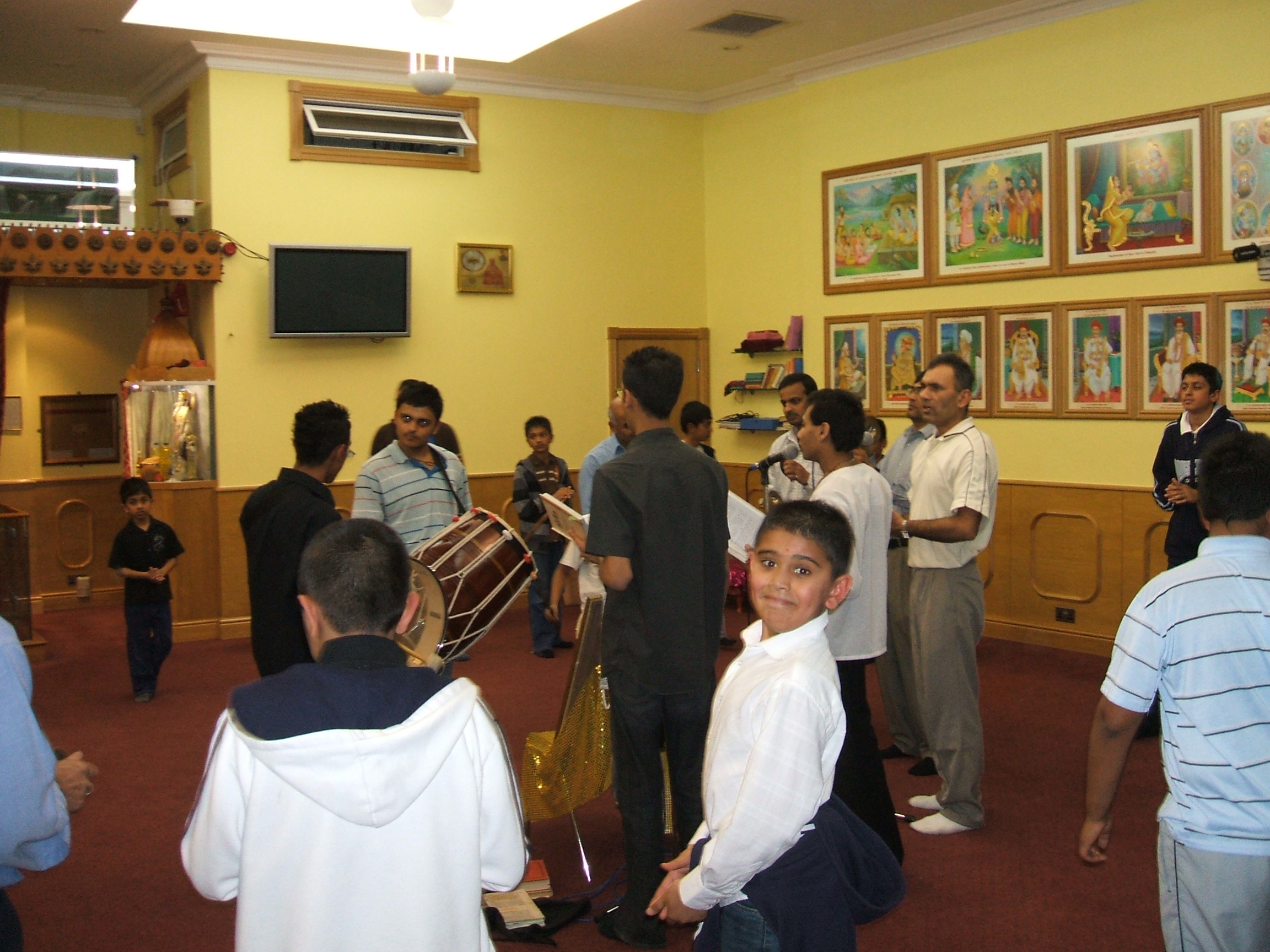 ©1987-2017 SKS Swaminarayan Temple East London