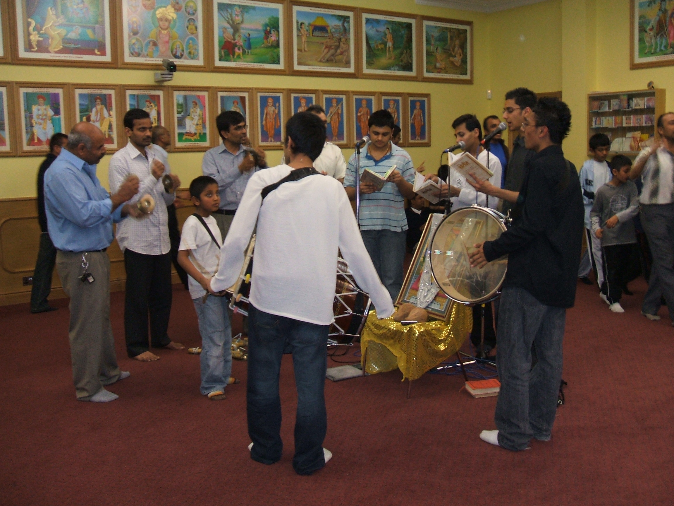 ©1987-2017 SKS Swaminarayan Temple East London