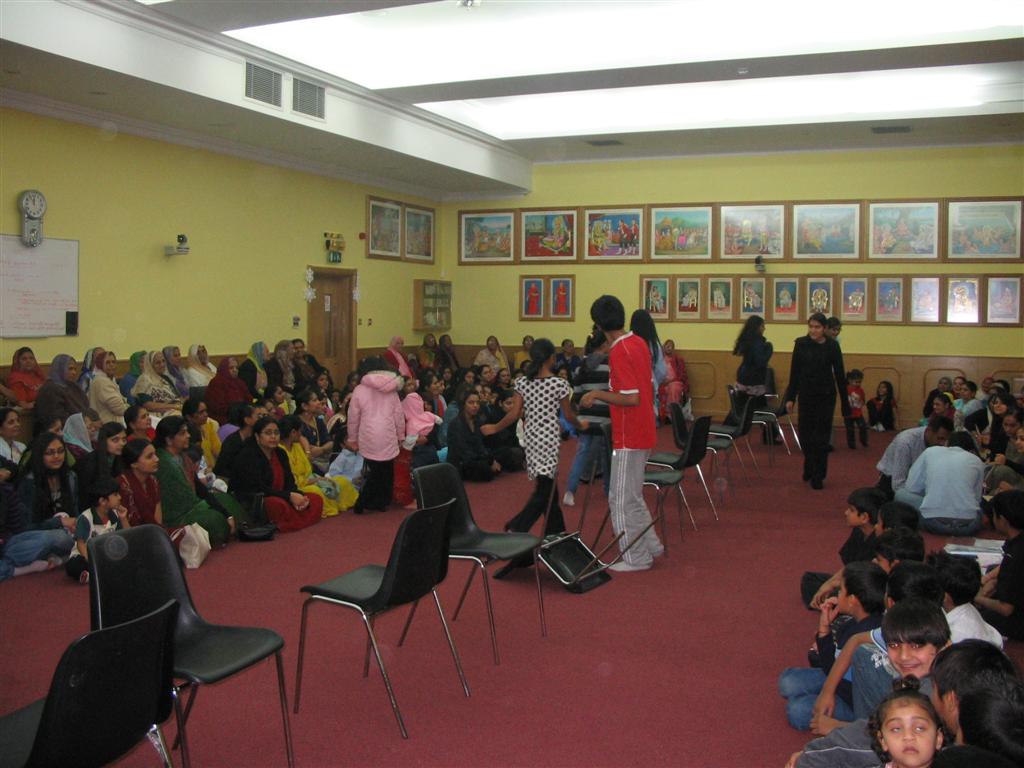 ©1987-2017 SKS Swaminarayan Temple East London