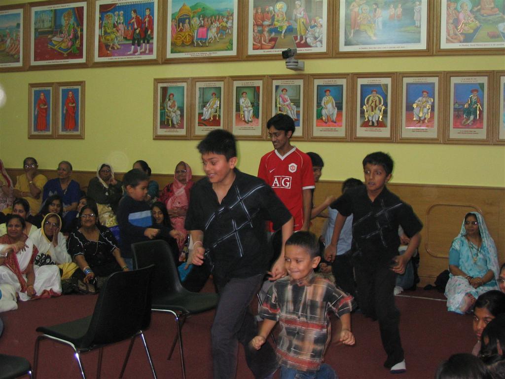 ©1987-2017 SKS Swaminarayan Temple East London