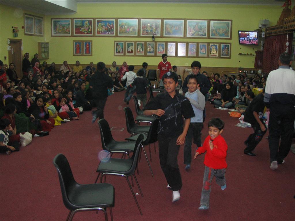 ©1987-2017 SKS Swaminarayan Temple East London