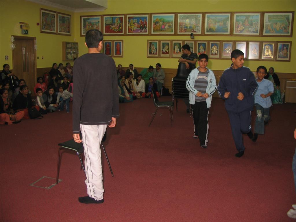 ©1987-2017 SKS Swaminarayan Temple East London
