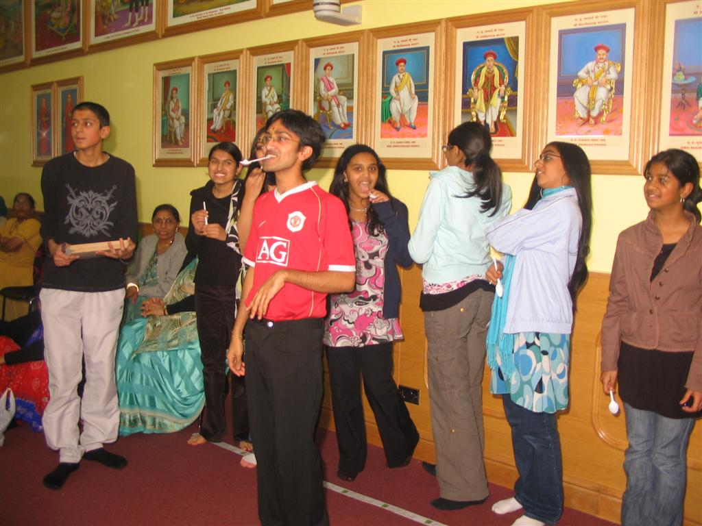 ©1987-2017 SKS Swaminarayan Temple East London