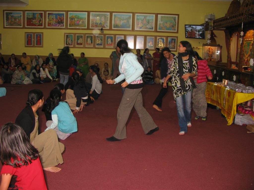 ©1987-2017 SKS Swaminarayan Temple East London