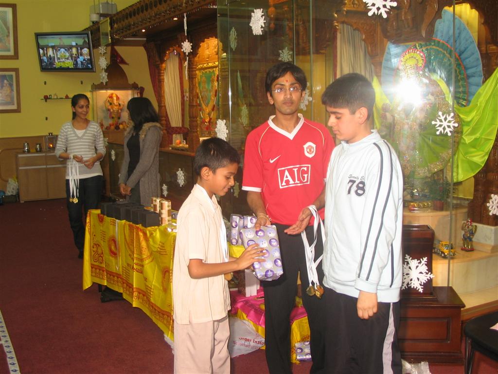 ©1987-2017 SKS Swaminarayan Temple East London