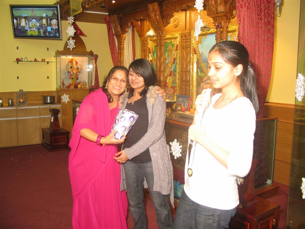 ©1987-2017 SKS Swaminarayan Temple East London