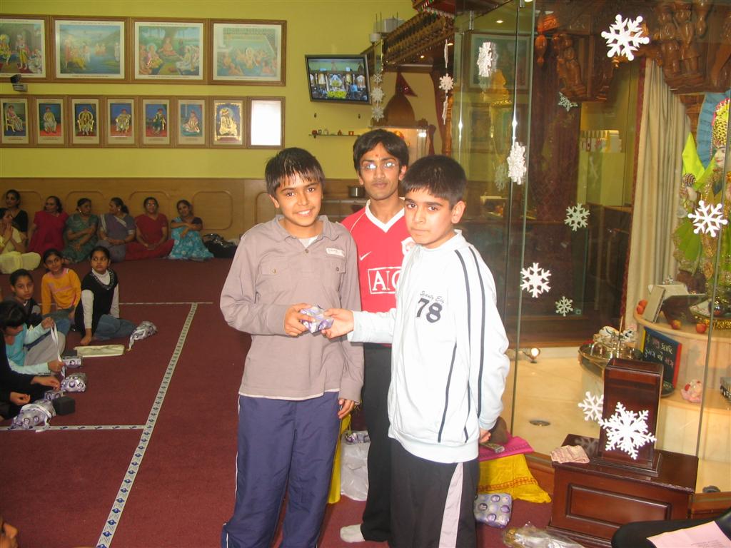 ©1987-2017 SKS Swaminarayan Temple East London