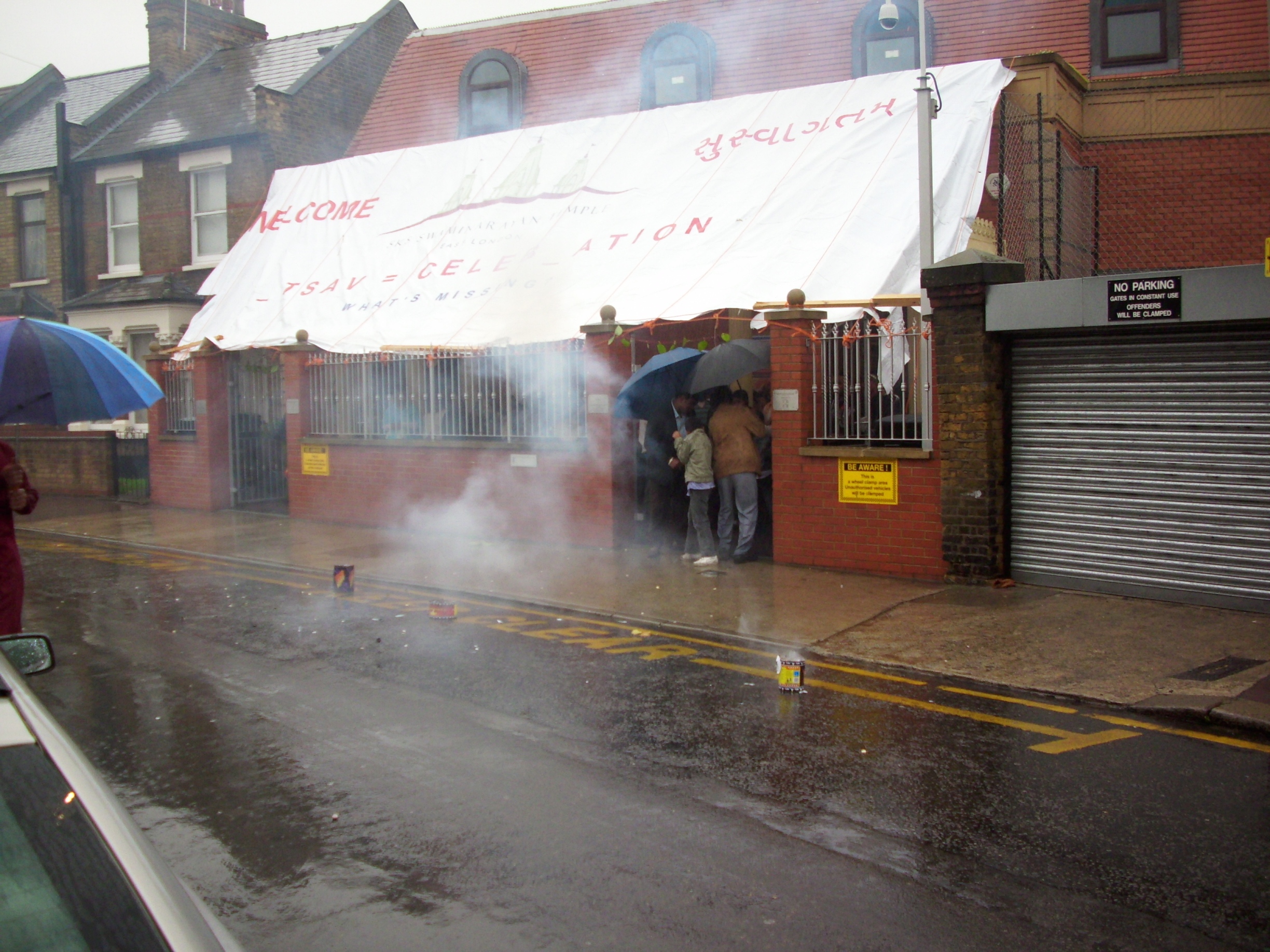 ©1987-2017 SKS Swaminarayan Temple East London