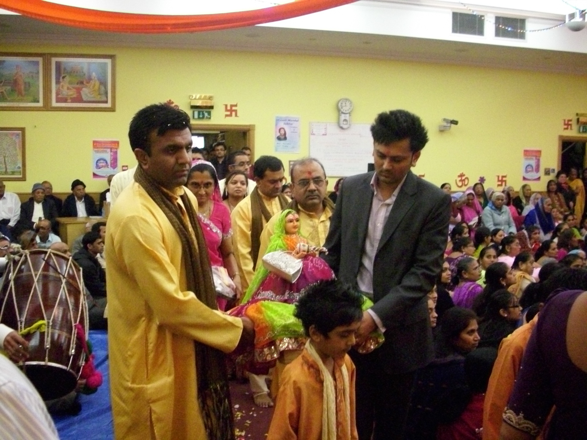 ©1987-2017 SKS Swaminarayan Temple East London