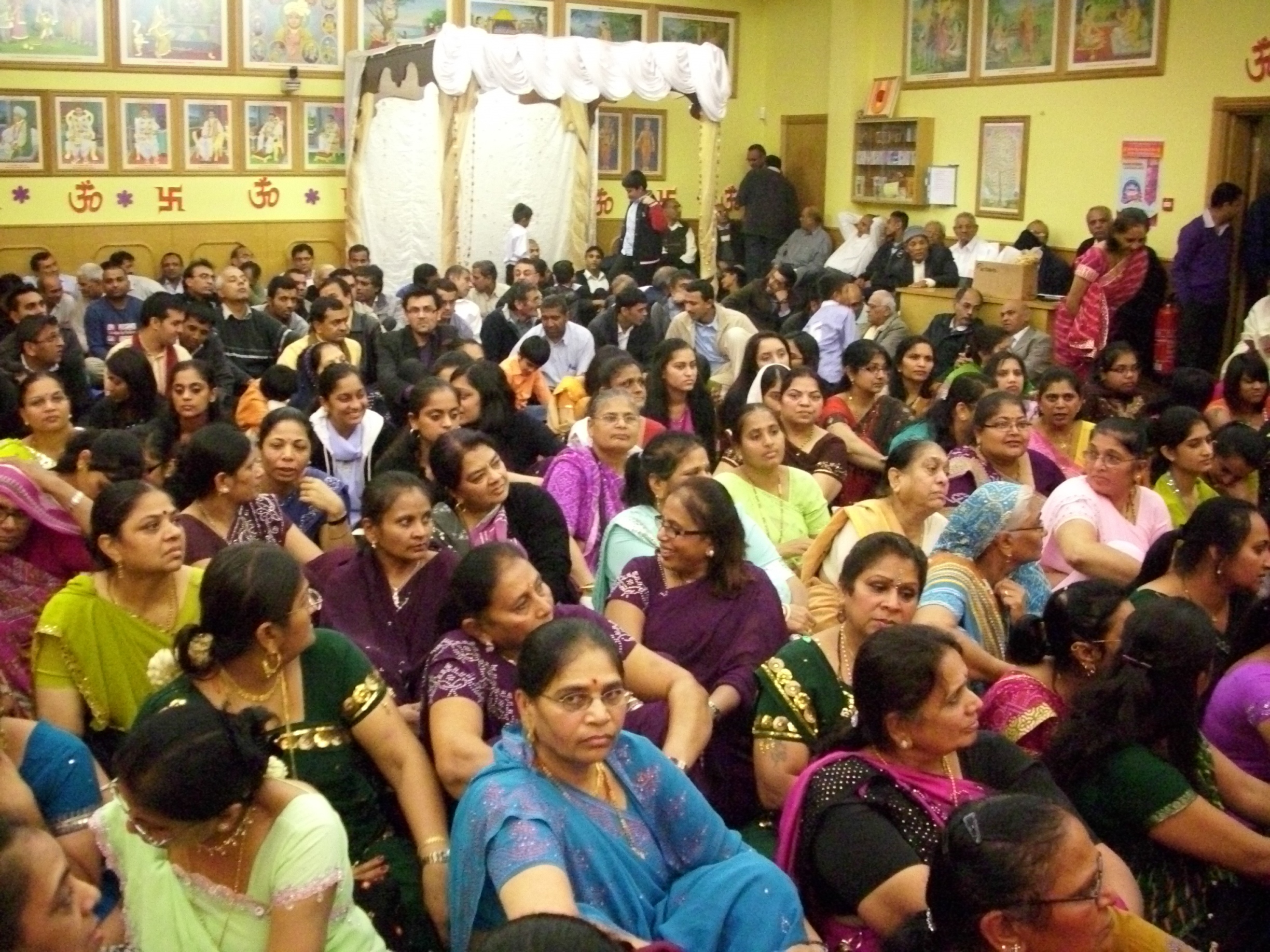 ©1987-2017 SKS Swaminarayan Temple East London