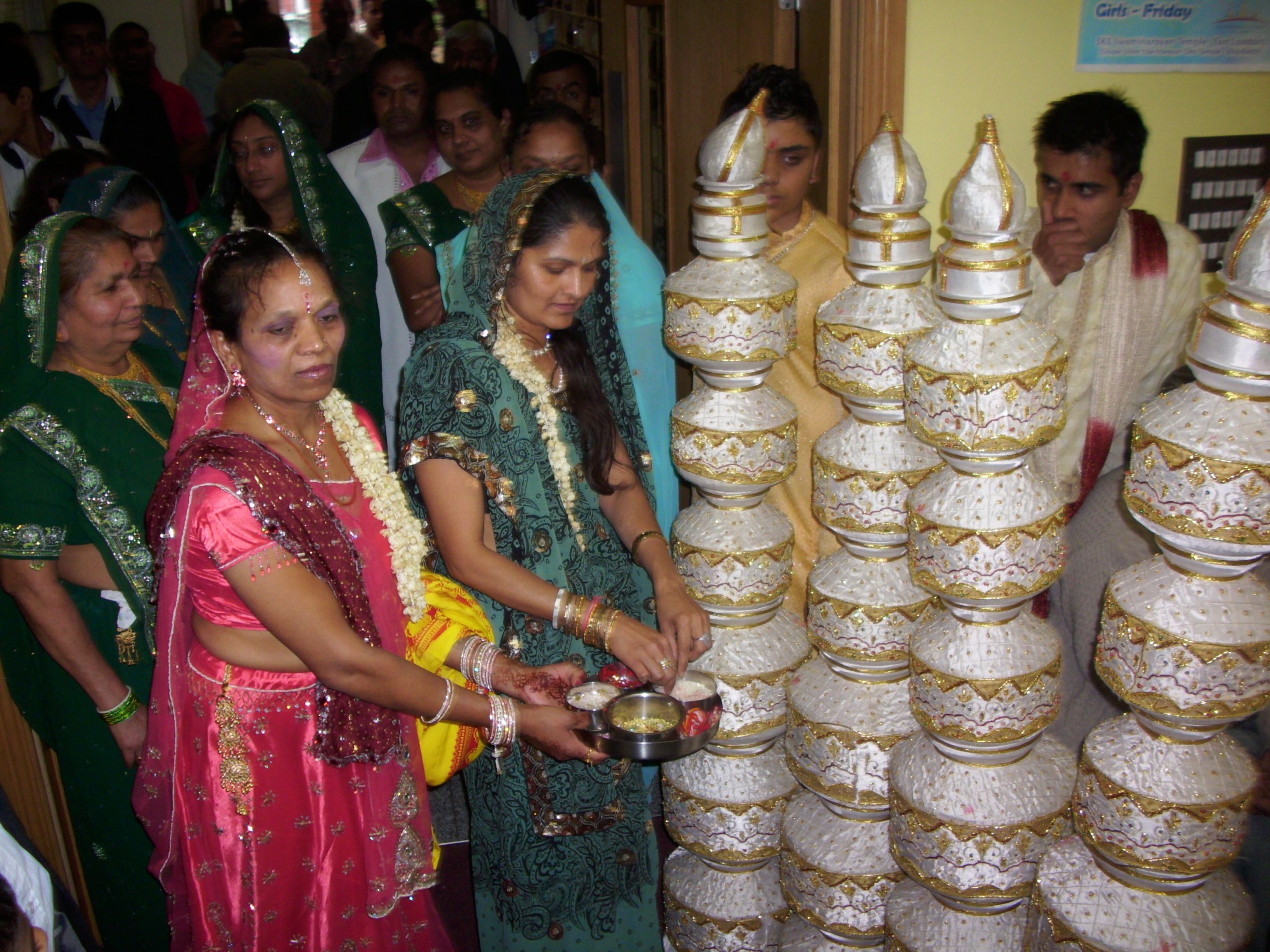 ©1987-2017 SKS Swaminarayan Temple East London