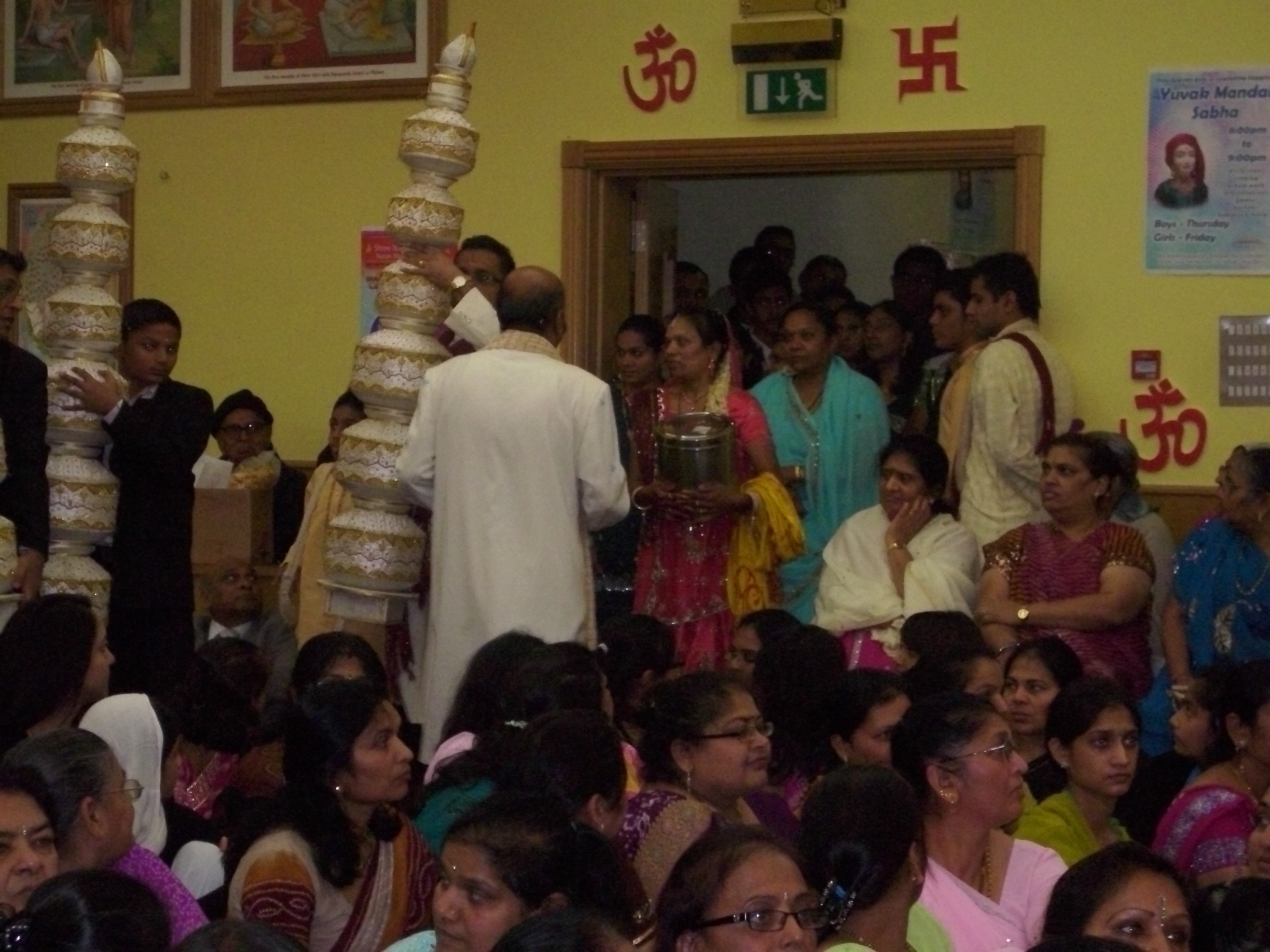 ©1987-2017 SKS Swaminarayan Temple East London