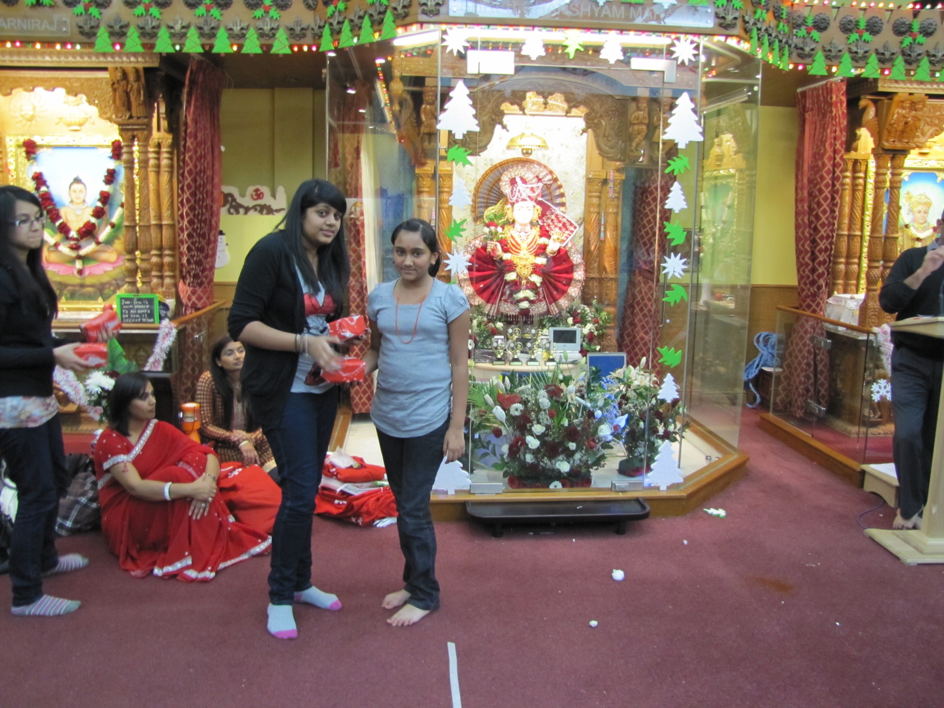 ©1987-2017 SKS Swaminarayan Temple East London