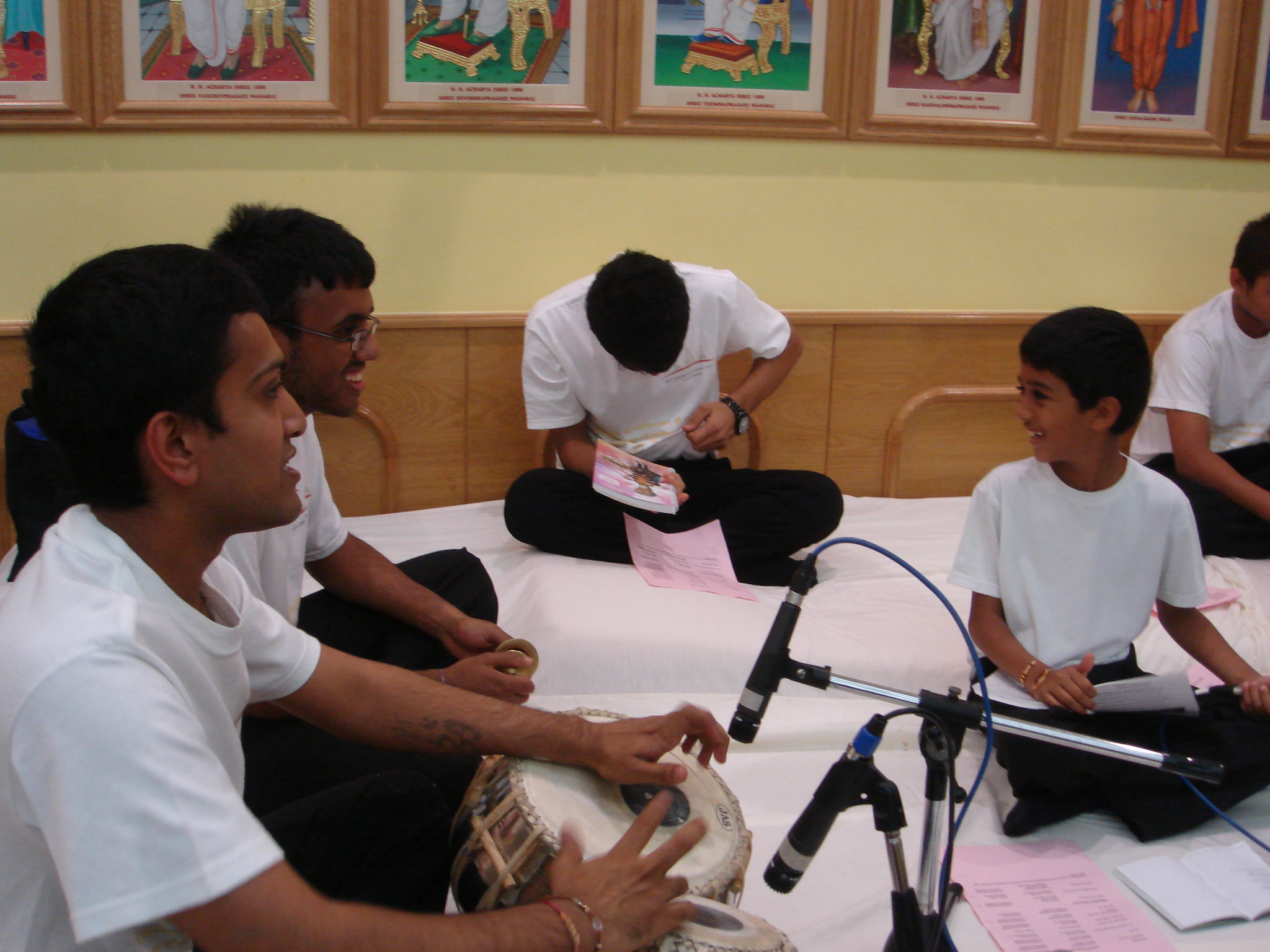 ©1987-2017 SKS Swaminarayan Temple East London