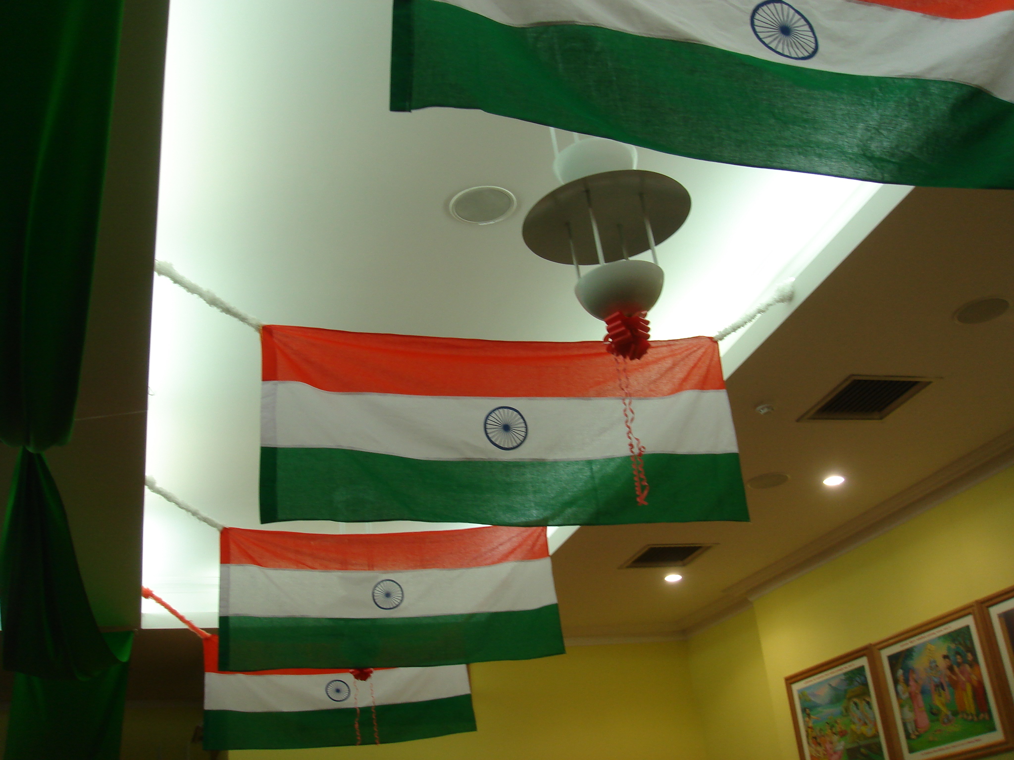 ©1987-2017 SKS Swaminarayan Temple East London