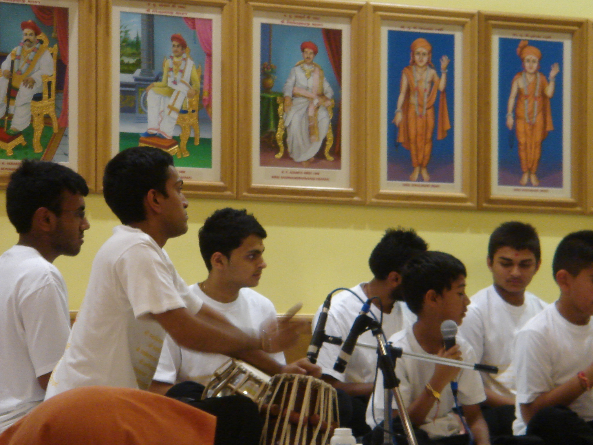©1987-2017 SKS Swaminarayan Temple East London