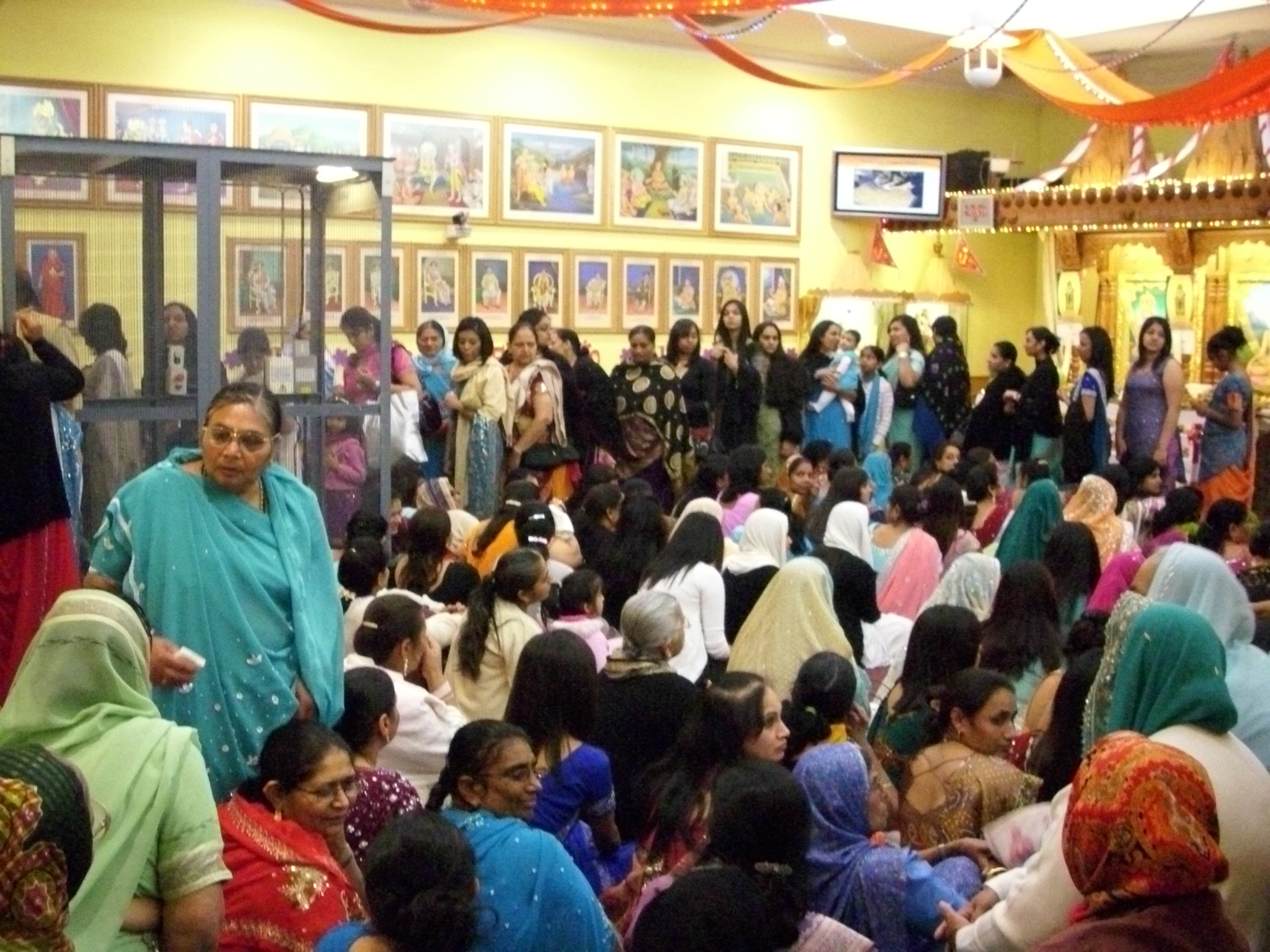 DSCI0061 - ©1987-2017 SKS Swaminarayan Temple East London