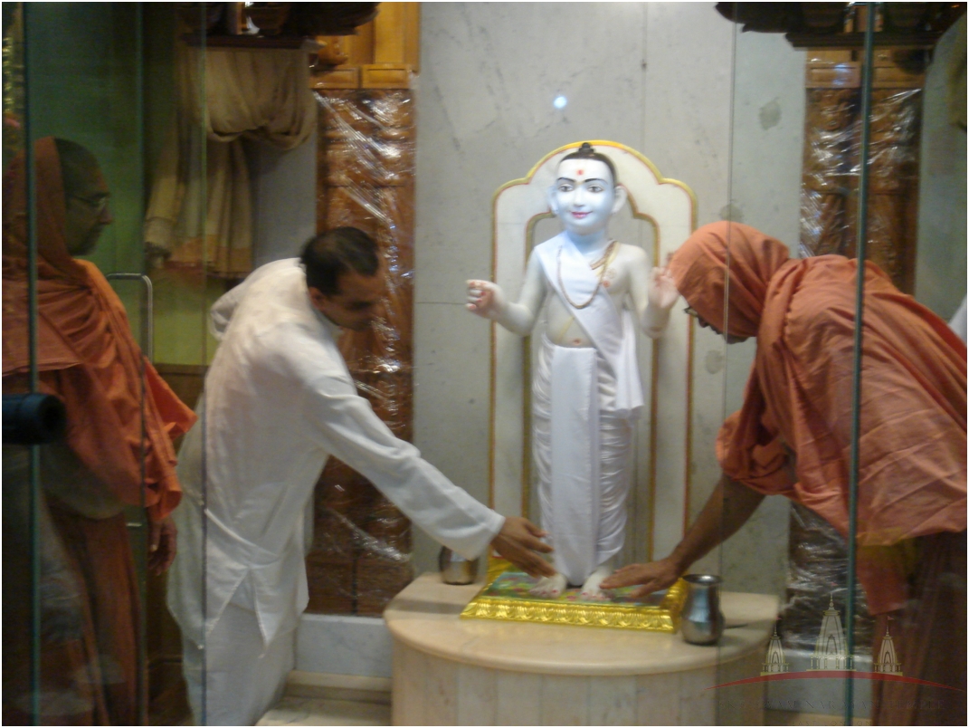 ©1987-2017 SKS Swaminarayan Temple East London