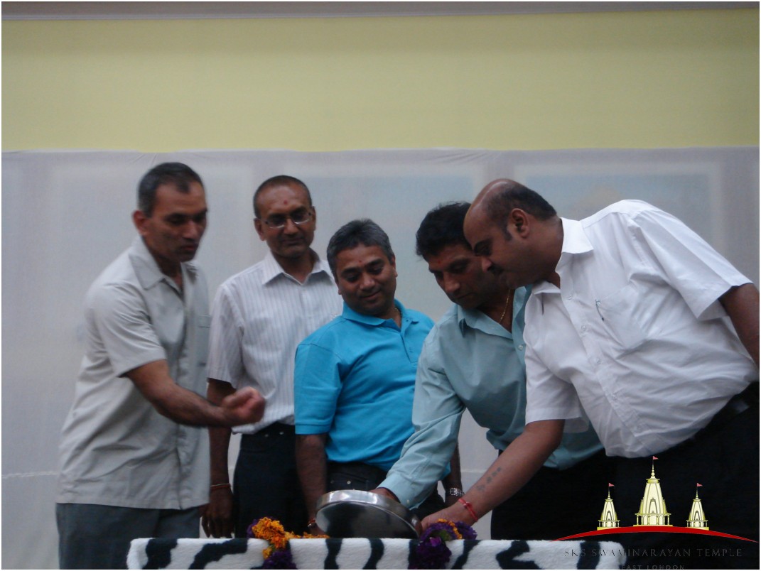 ©1987-2017 SKS Swaminarayan Temple East London