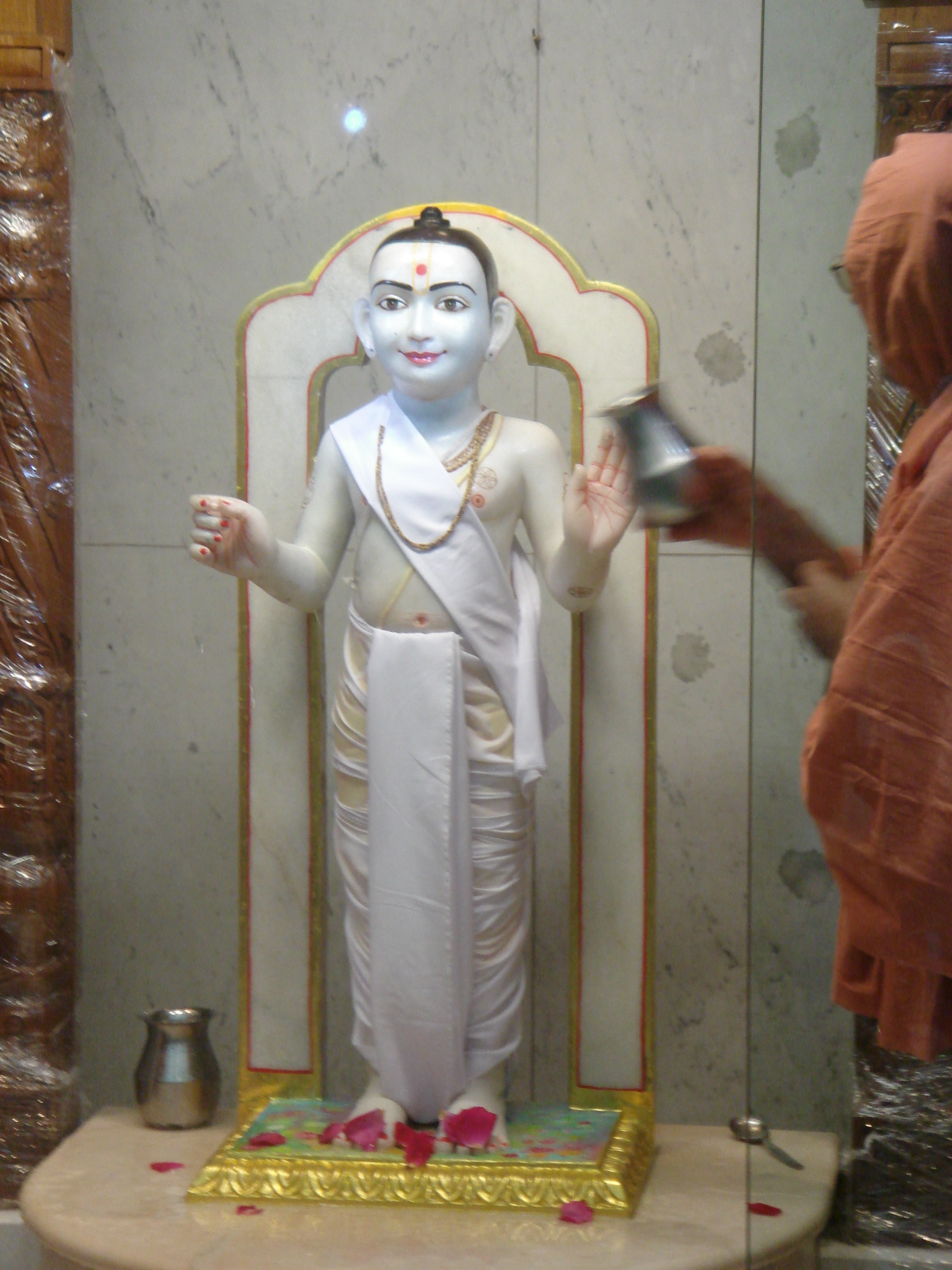 ©1987-2017 SKS Swaminarayan Temple East London