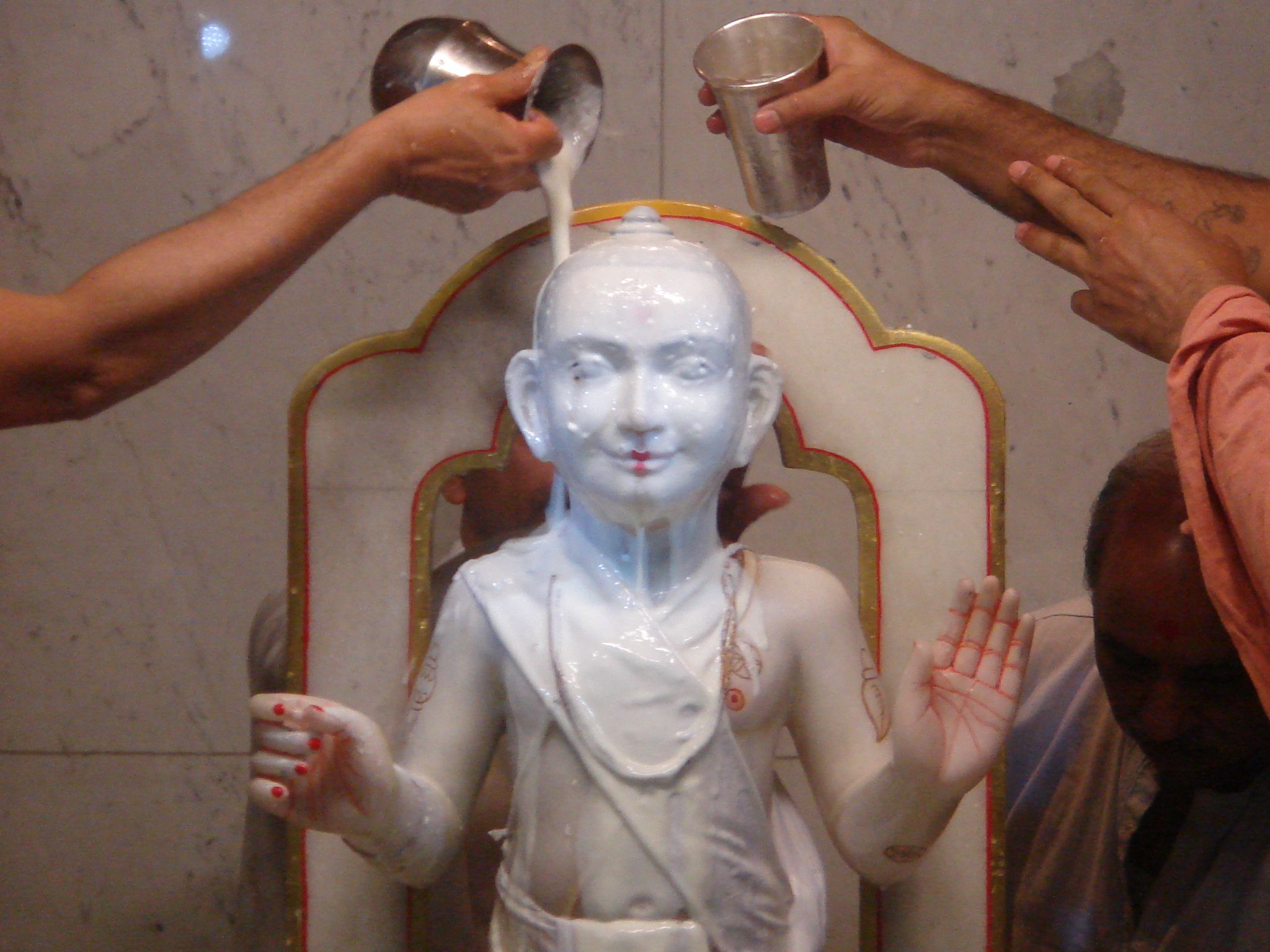 ©1987-2017 SKS Swaminarayan Temple East London