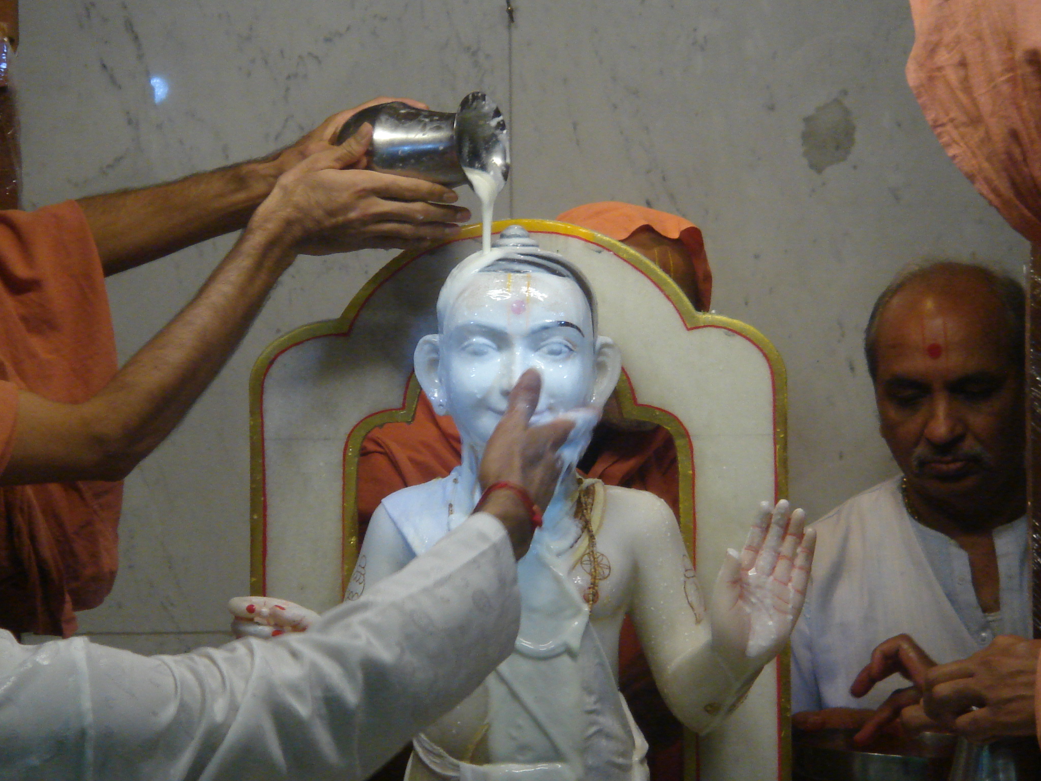 ©1987-2017 SKS Swaminarayan Temple East London