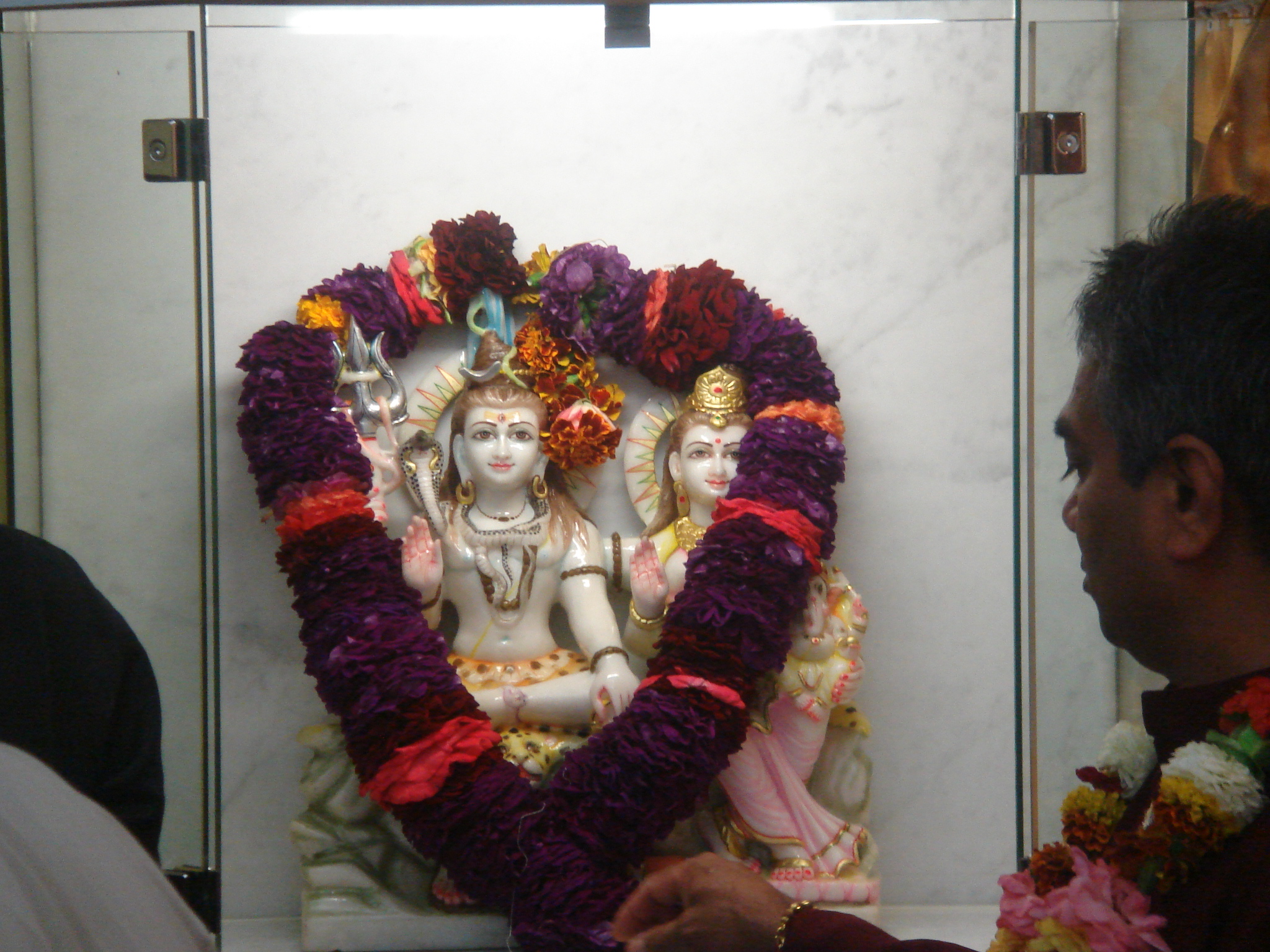 ©1987-2017 SKS Swaminarayan Temple East London