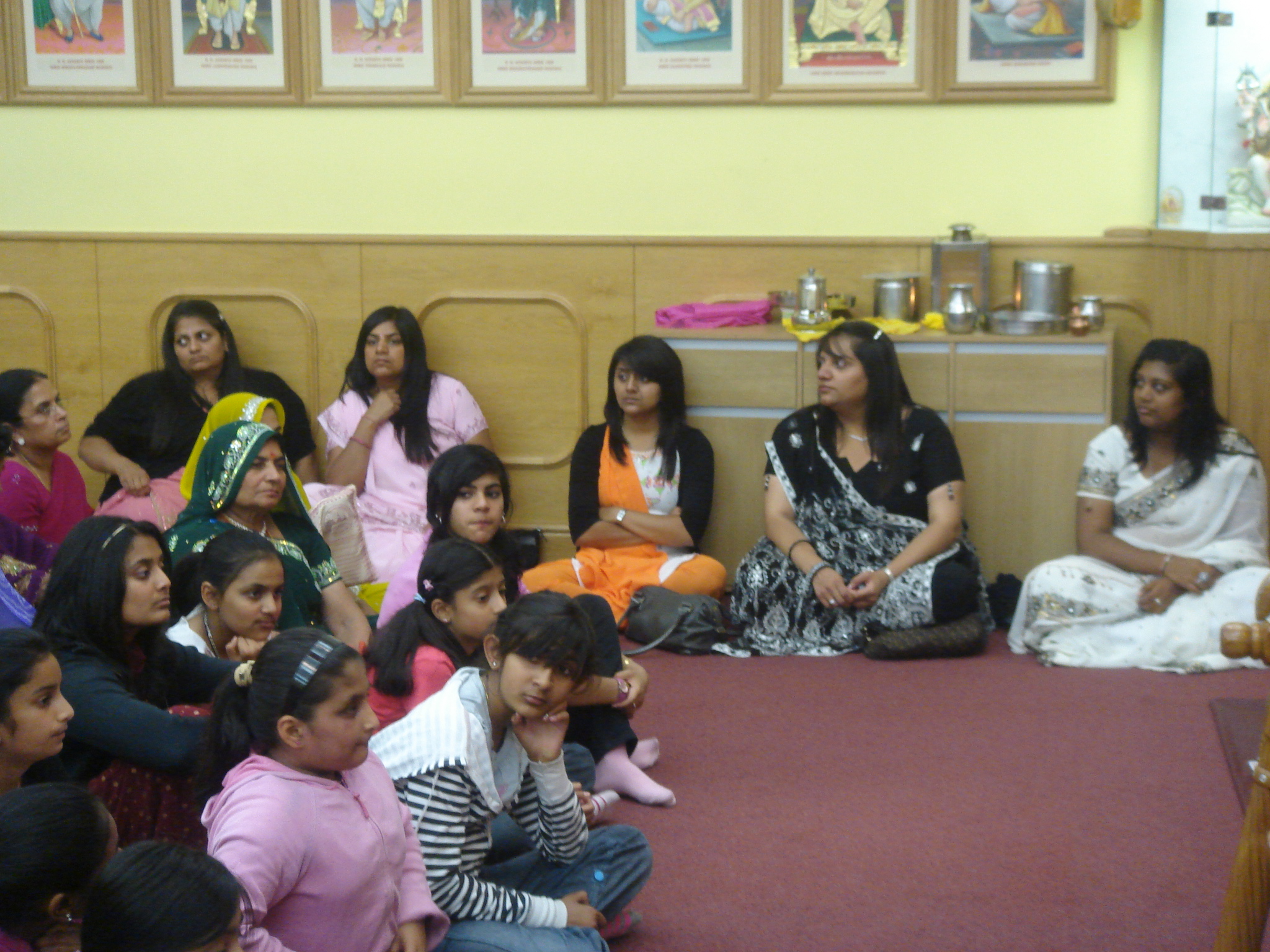 ©1987-2017 SKS Swaminarayan Temple East London
