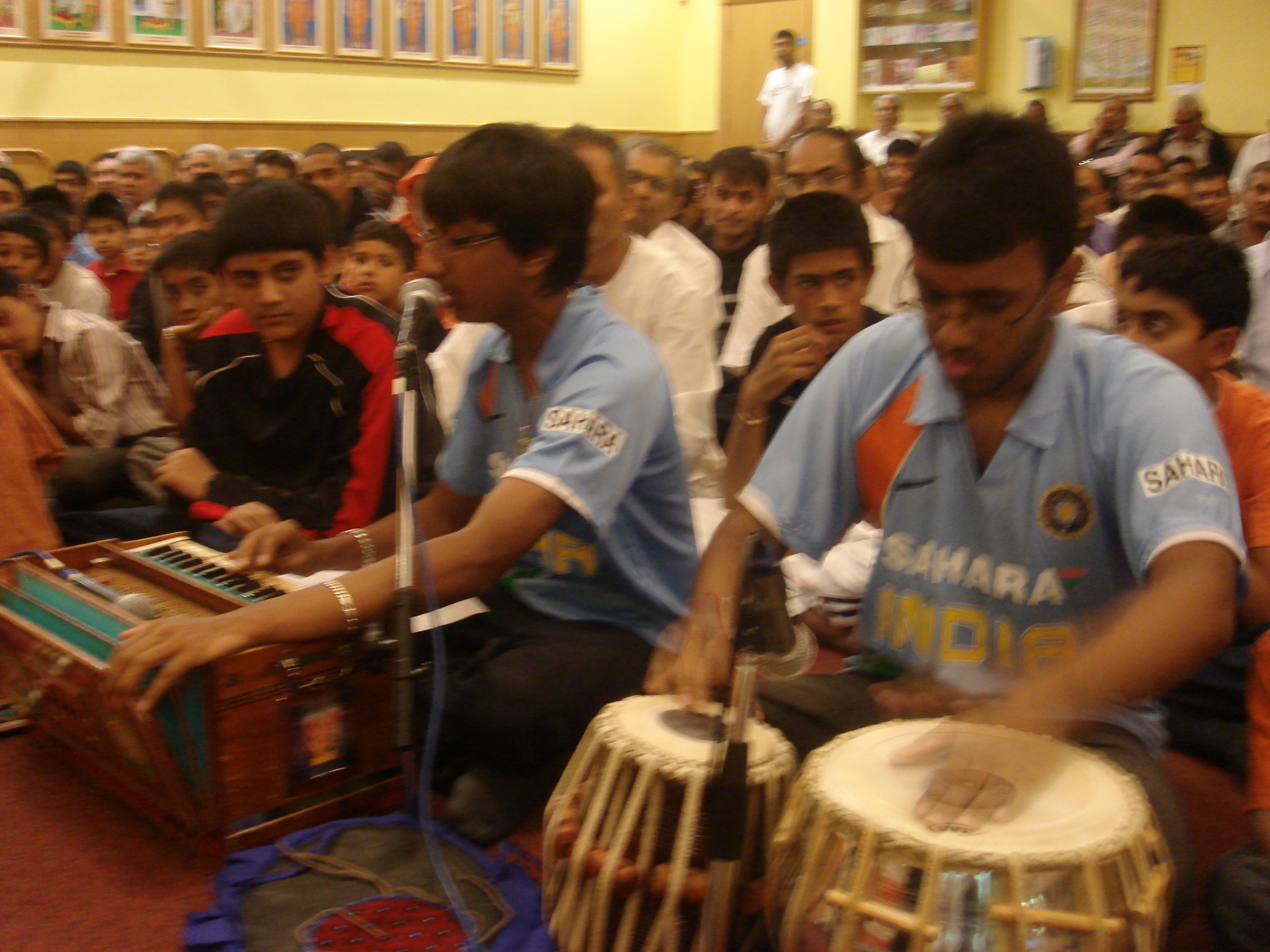 ©1987-2017 SKS Swaminarayan Temple East London