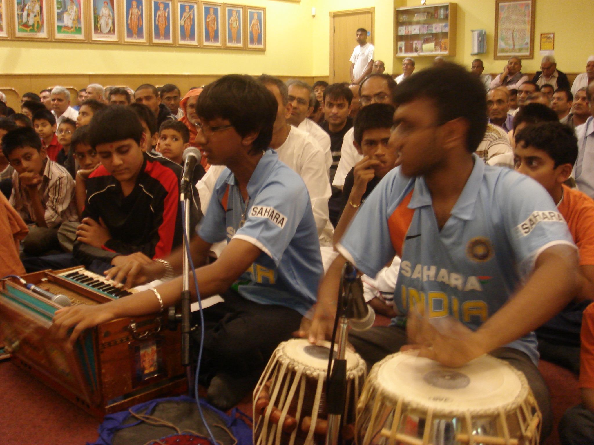 ©1987-2017 SKS Swaminarayan Temple East London
